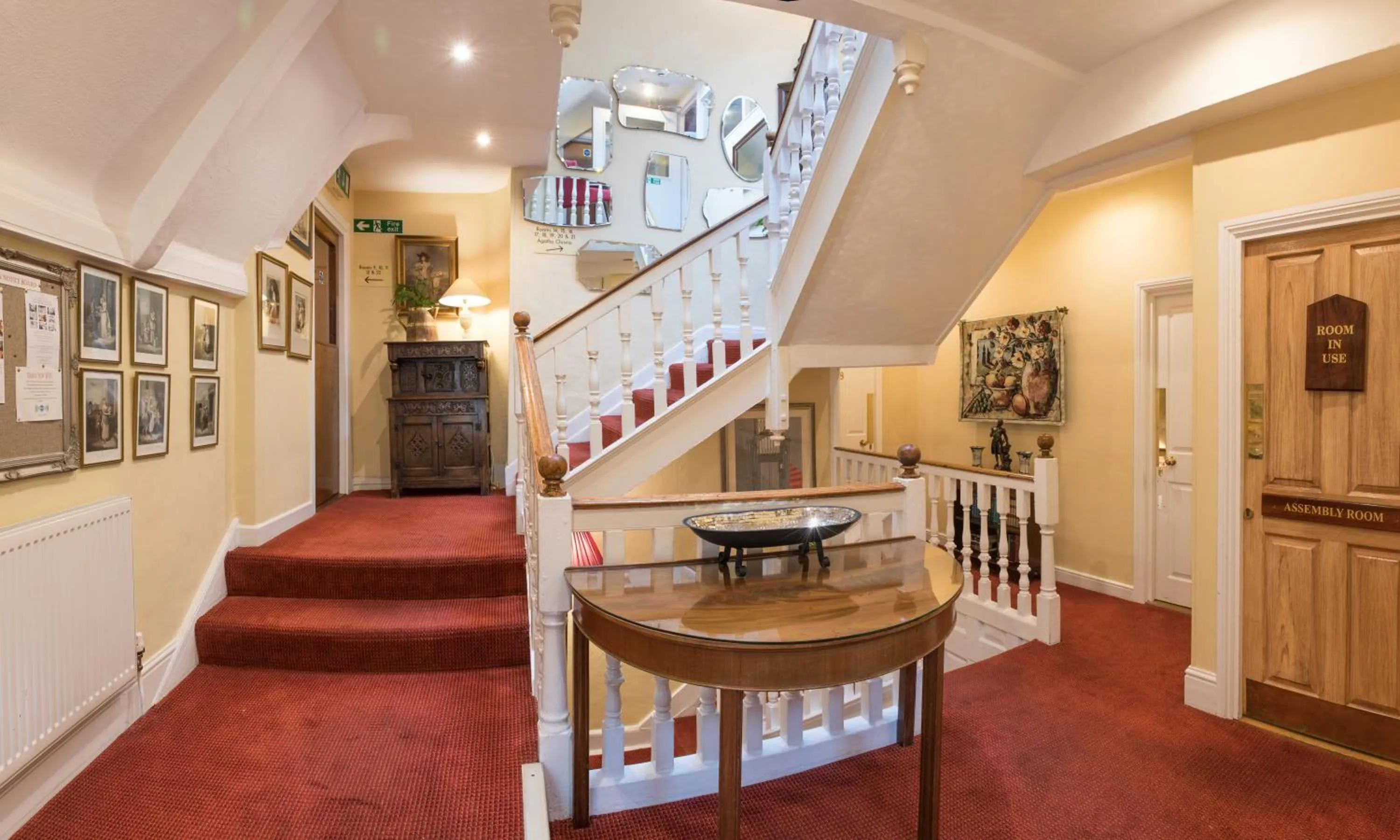 Area and facilities in Royal Seven Stars Hotel