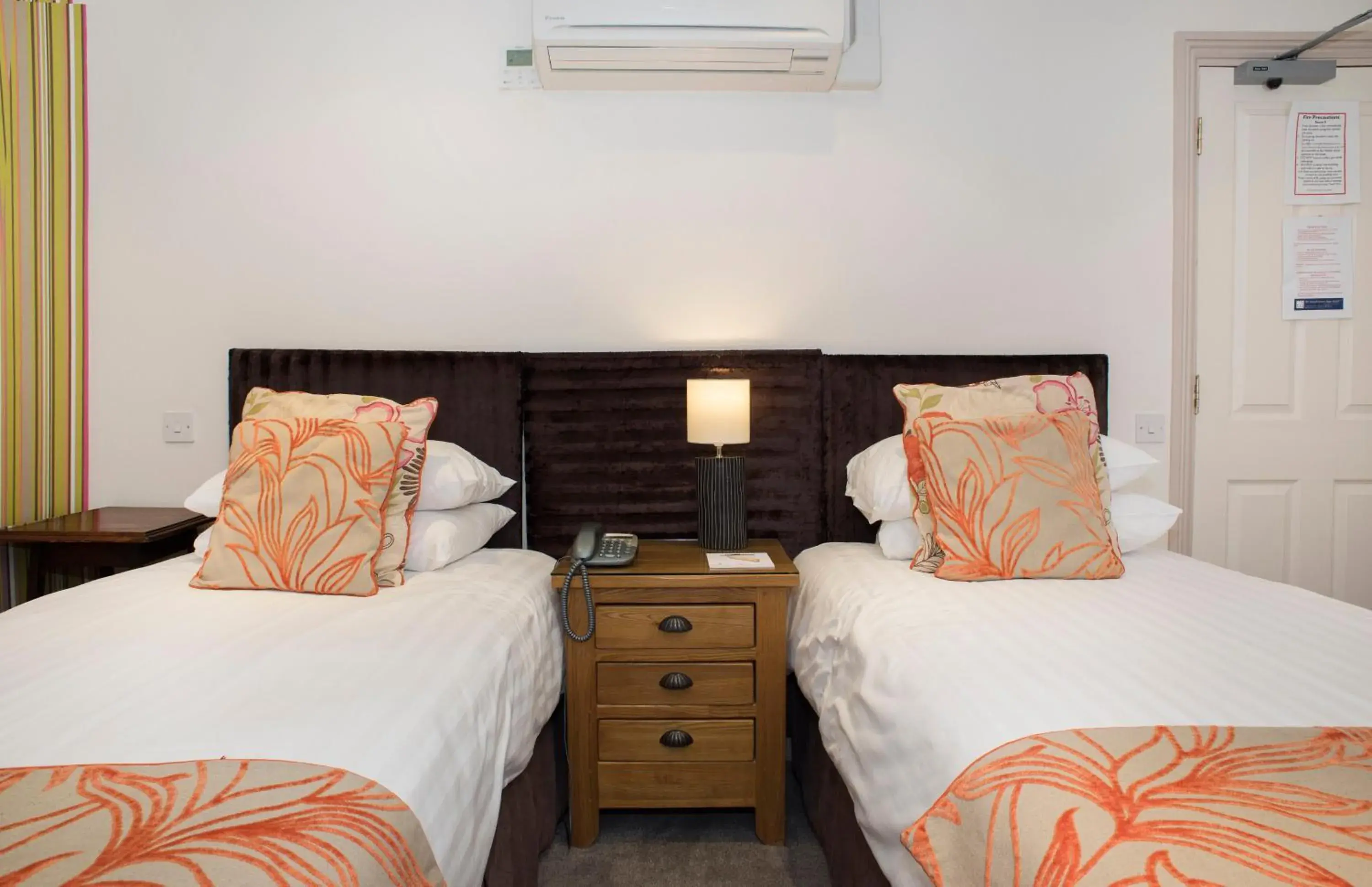 Standard Twin Room in Royal Seven Stars Hotel Standard Twin Room in Royal Seven Stars Hotel