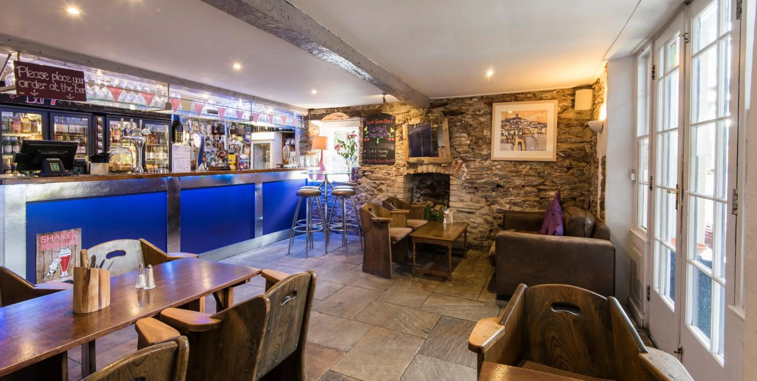 Lounge or bar in Royal Seven Stars Hotel