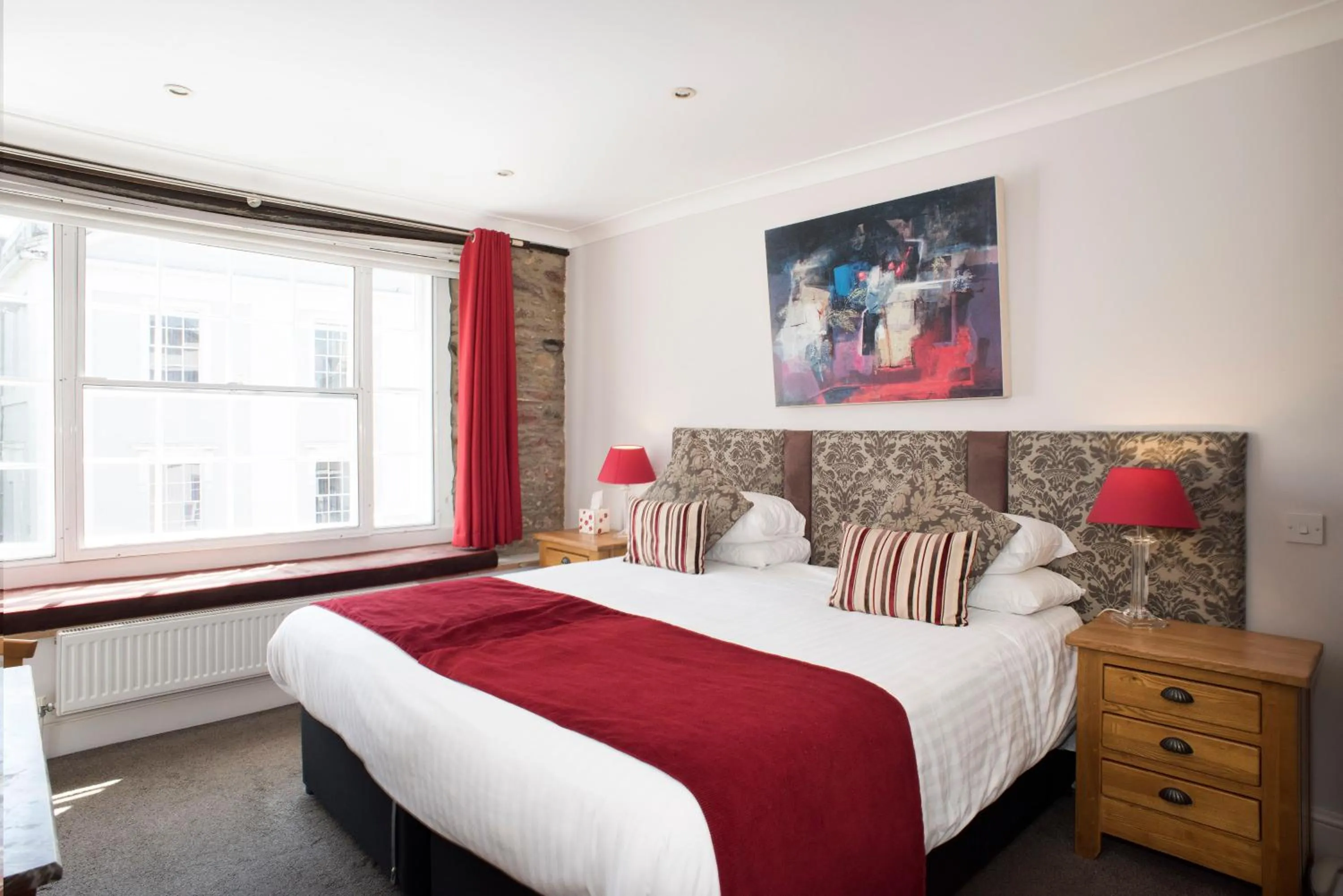 Bed in Royal Seven Stars Hotel