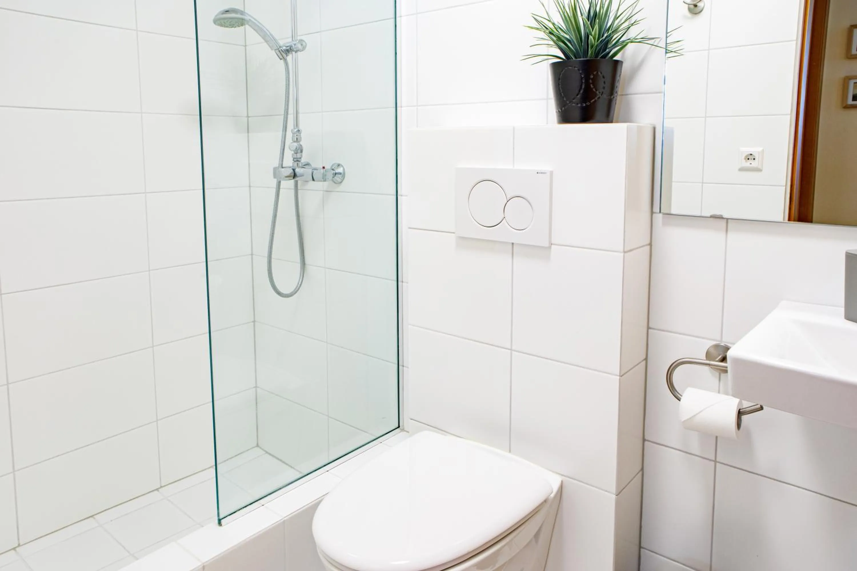 Shower in Guesthouse Sunna