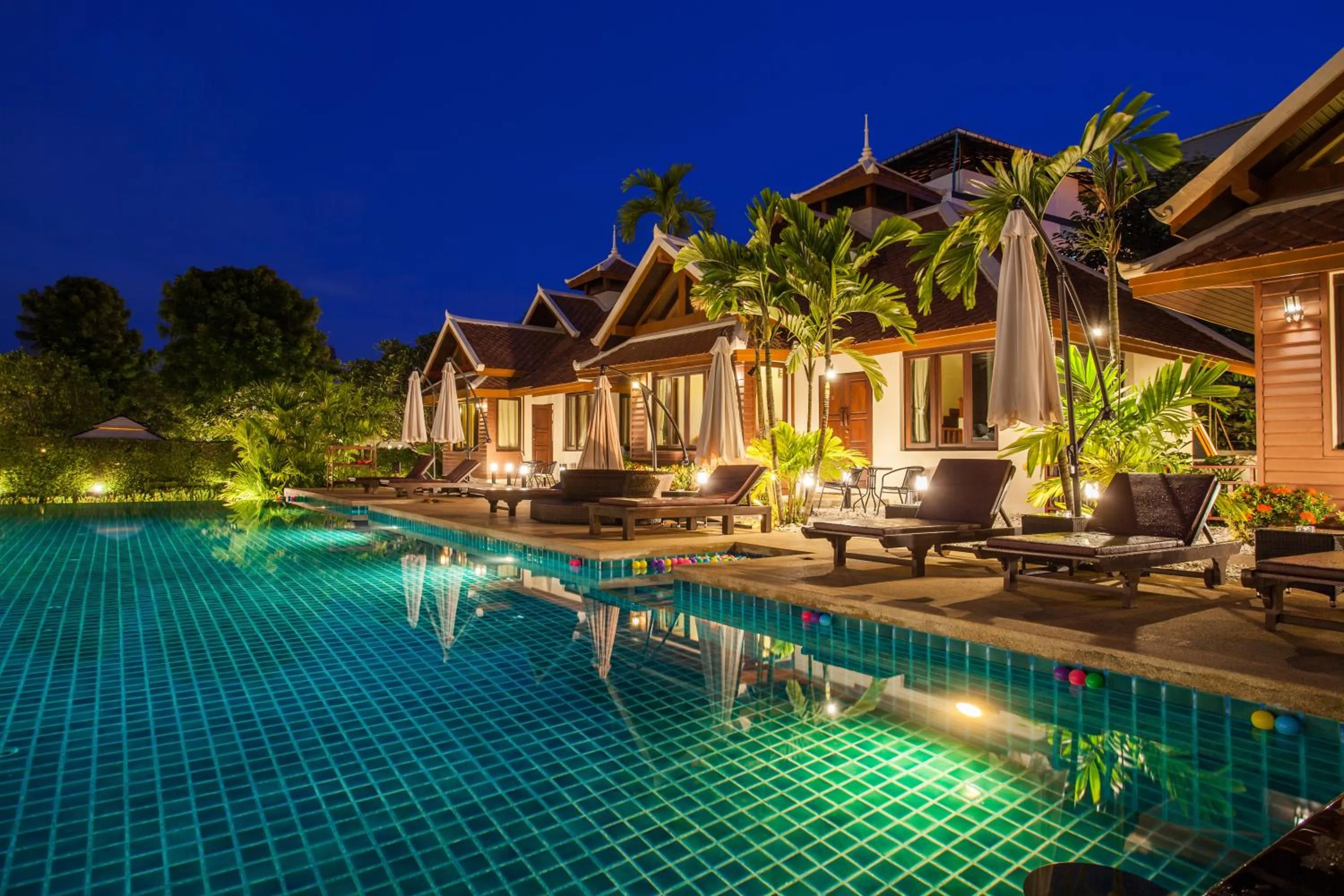 Night in Achawalai Residence Village By Song