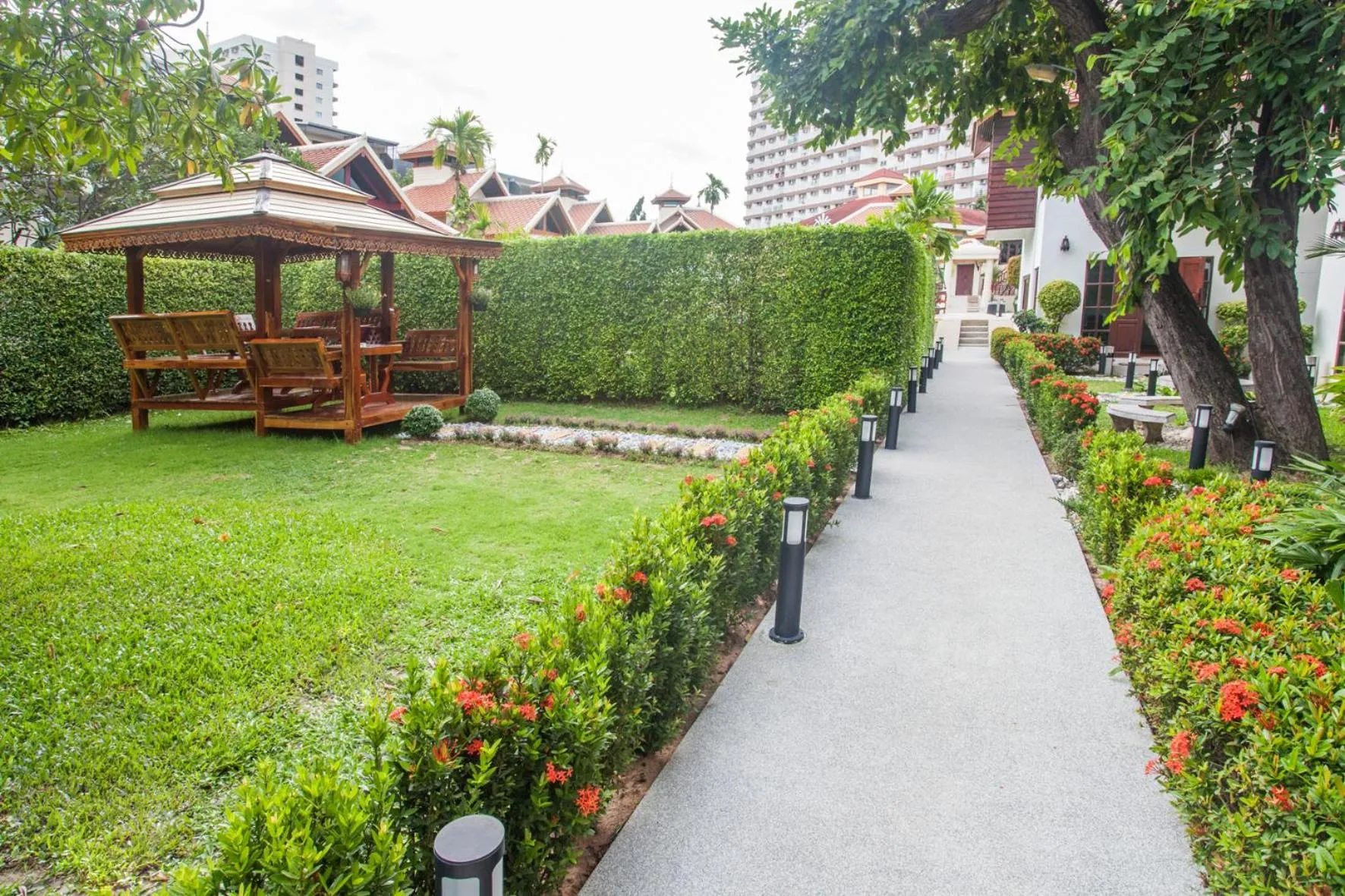 Living room in Achawalai Residence Village By Song