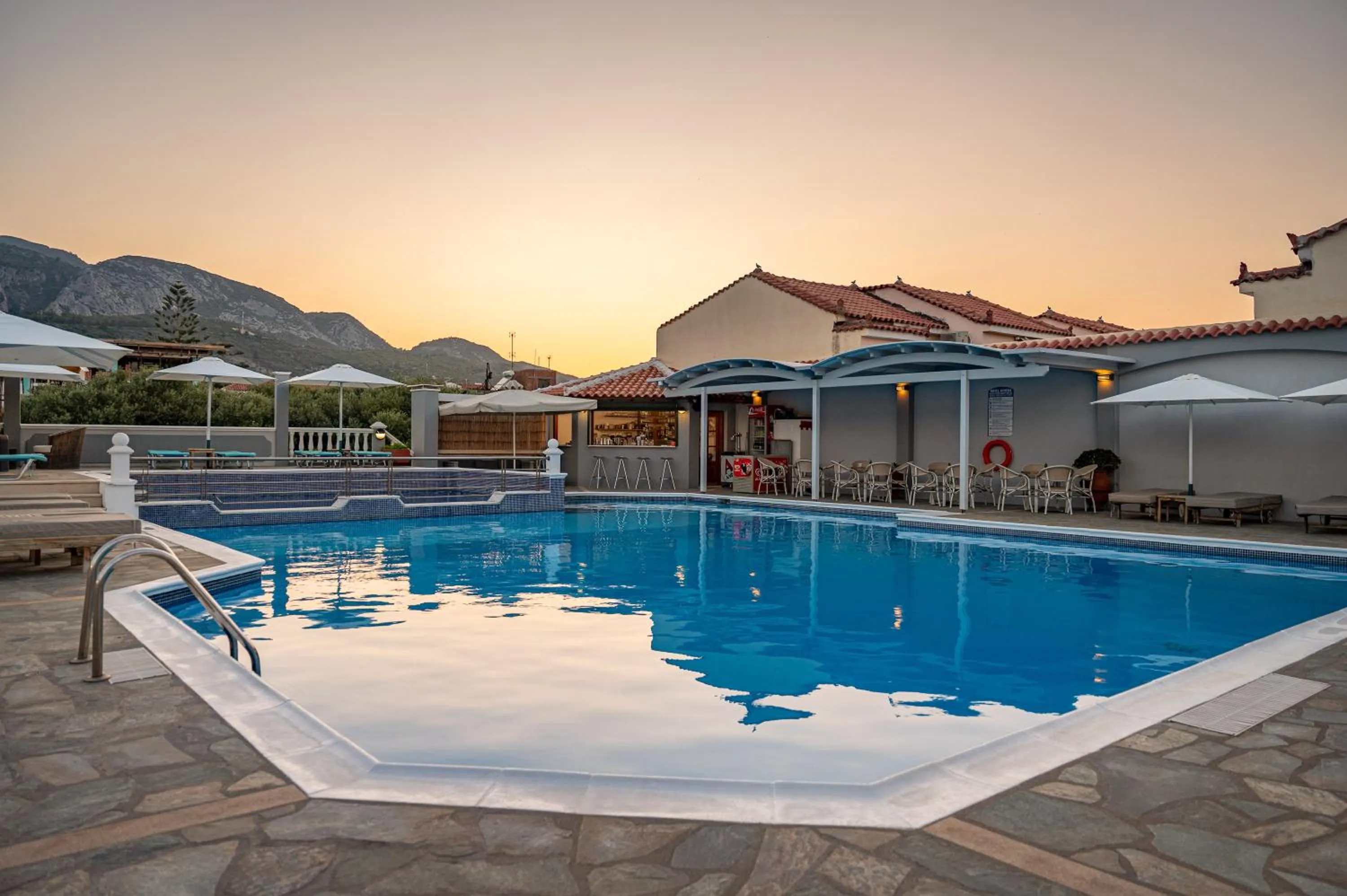 Swimming pool in Hotel Athena