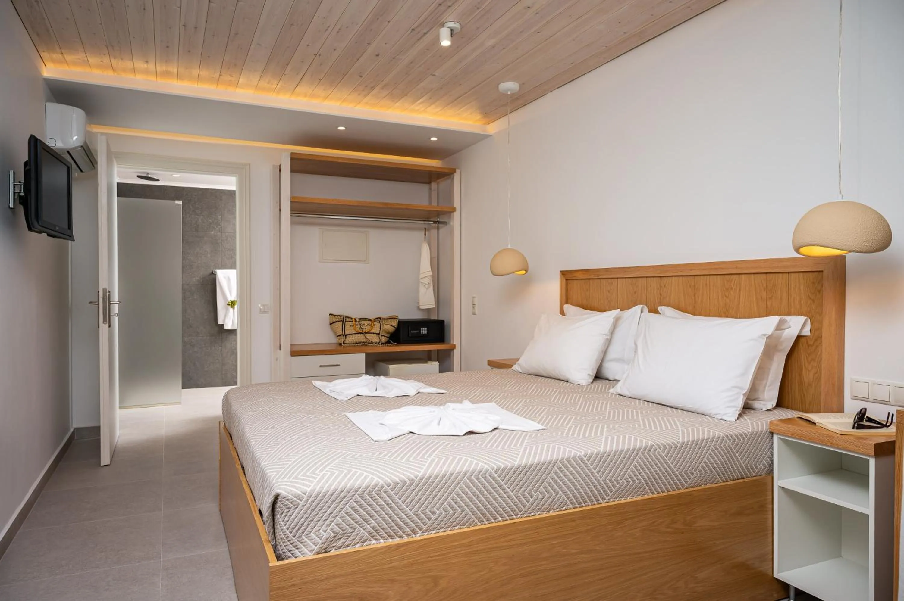 Photo of the whole room, Bed in Hotel Athena