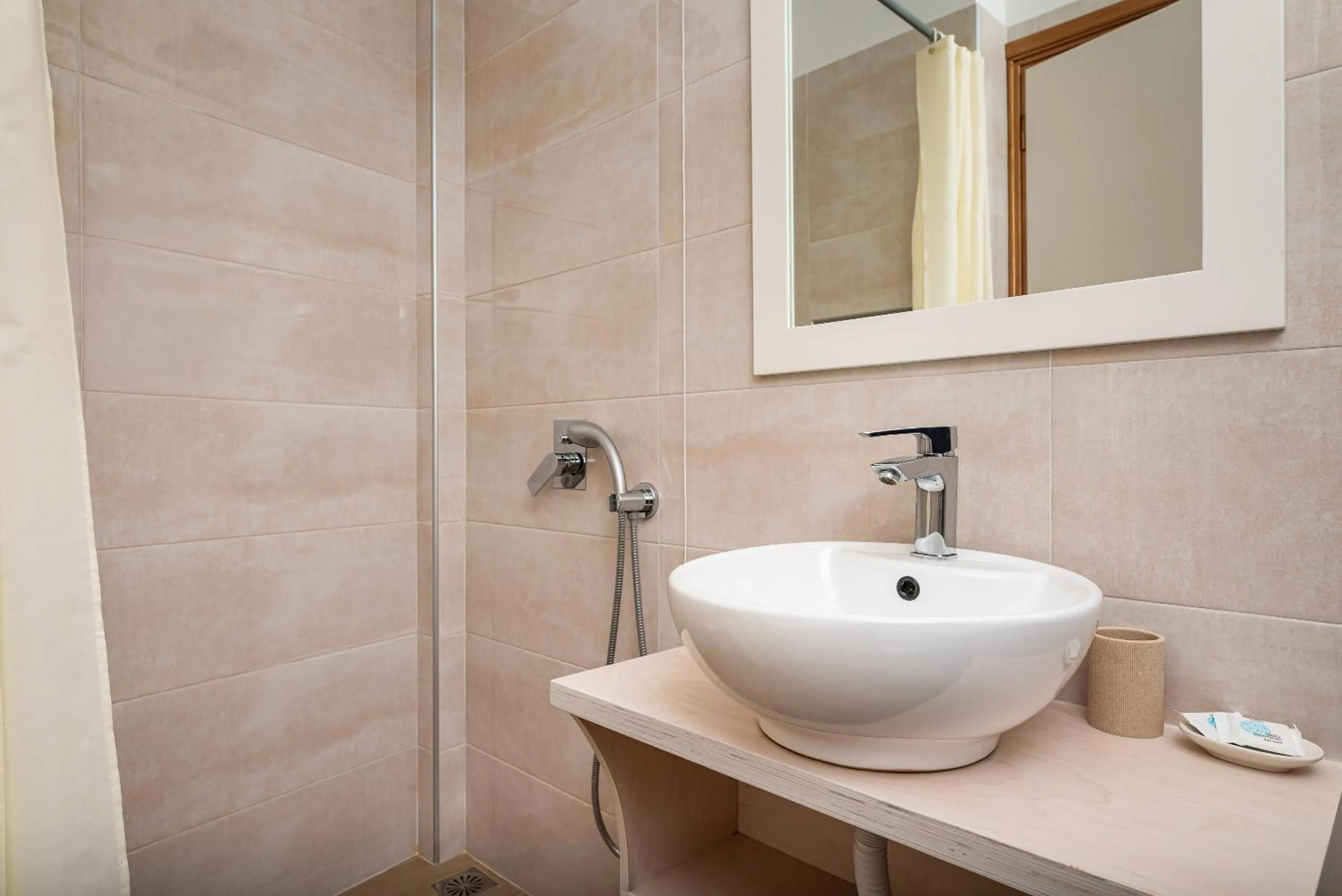 Bathroom in Hotel Athena