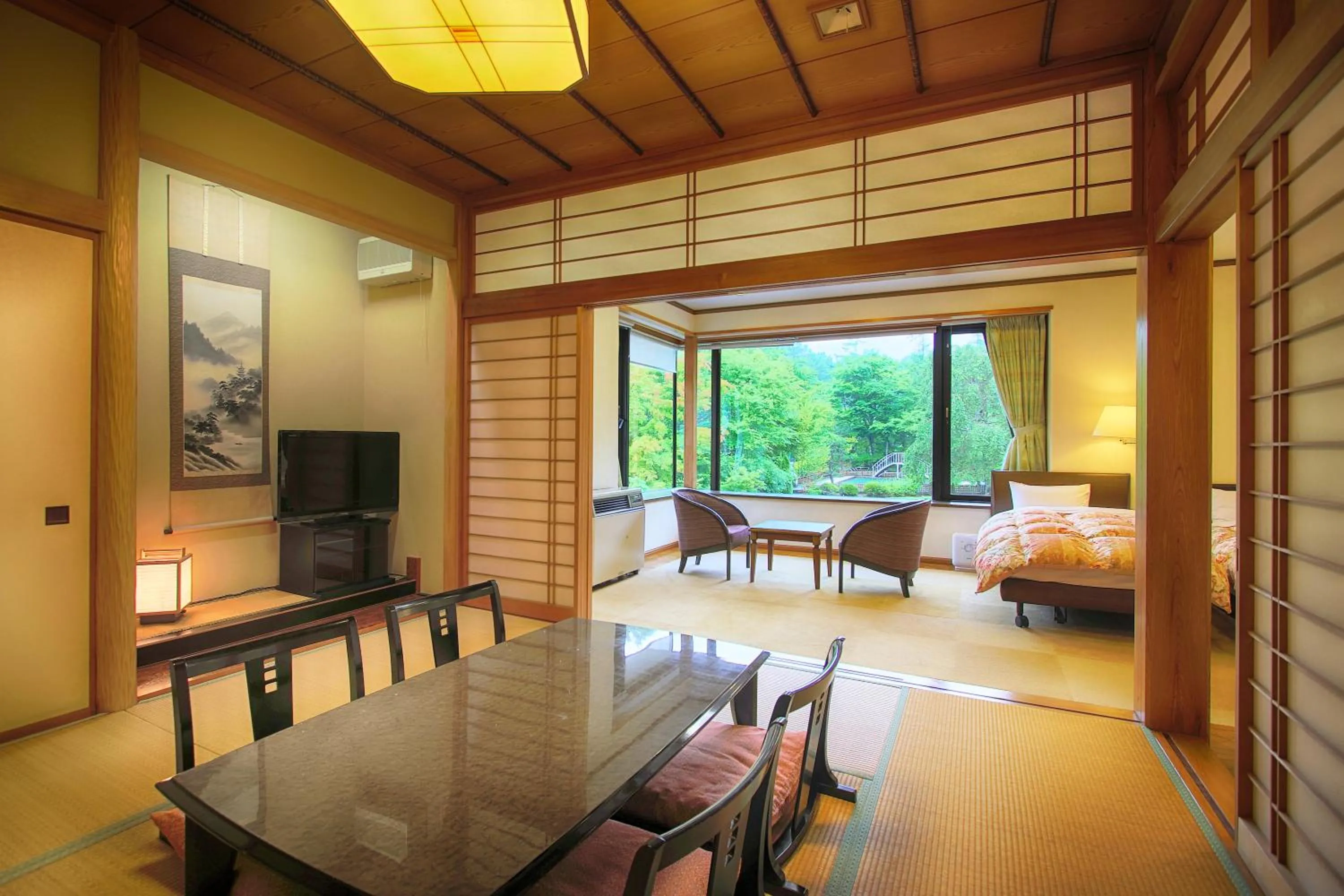 Photo of the whole room, Bed in Hatago Tsubakiya
