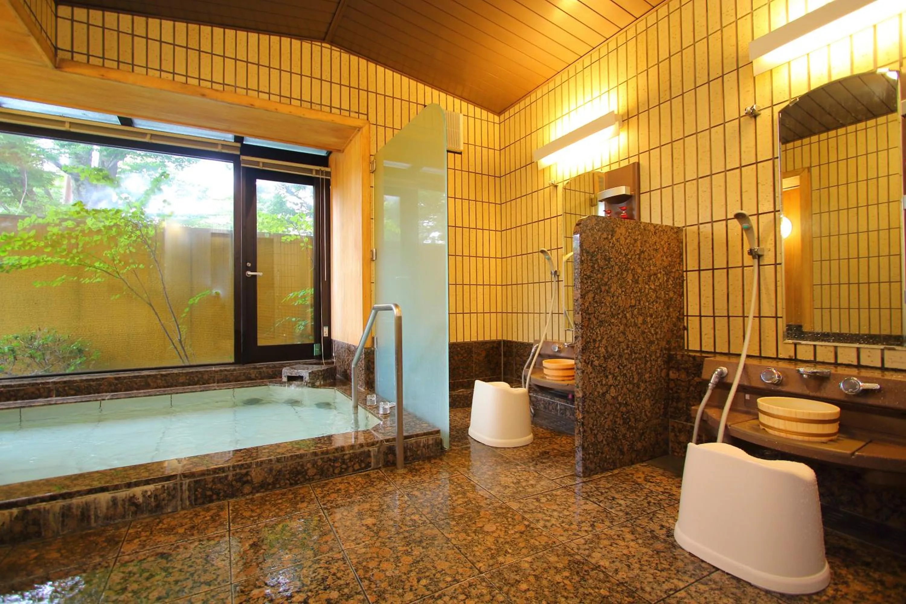 Bathroom in Hatago Tsubakiya