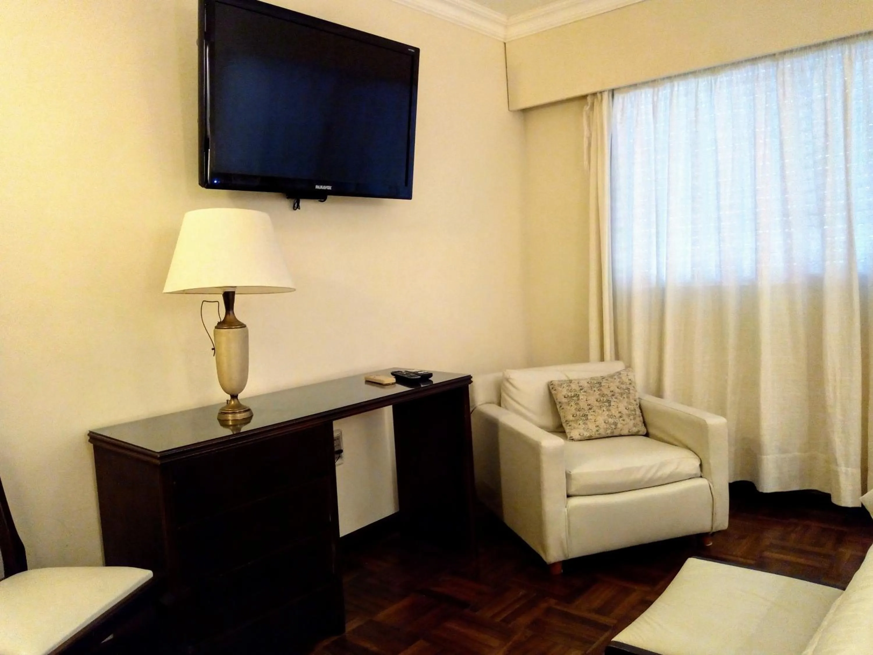 Photo of the whole room in Jamaica Punta del Este Hotel & Residence