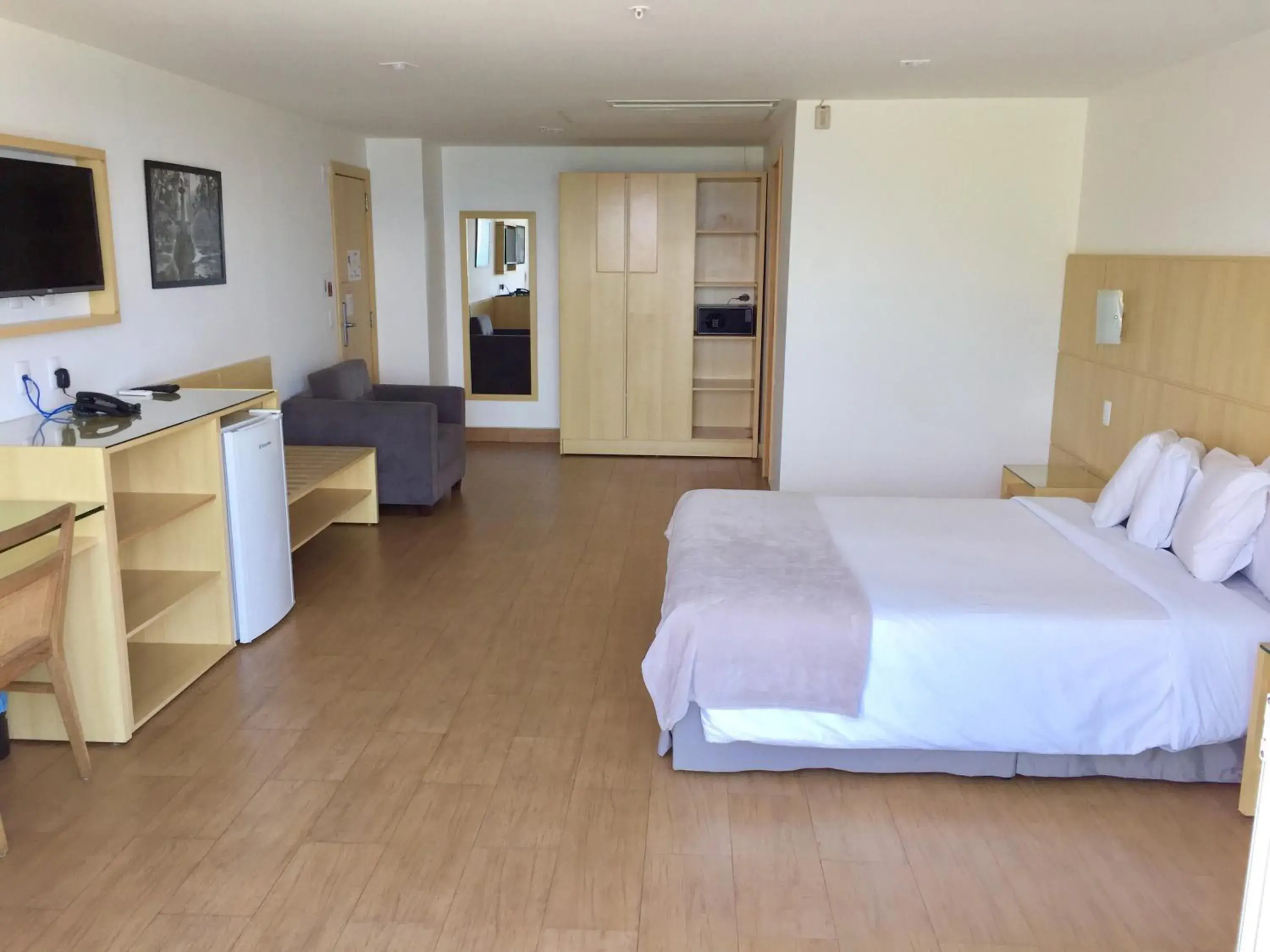 Superior Double Room with Balcony and Sea View in Atlantico Sul Hotel Superior Double Room with Balcony and Sea View in Atlantico Sul Hotel