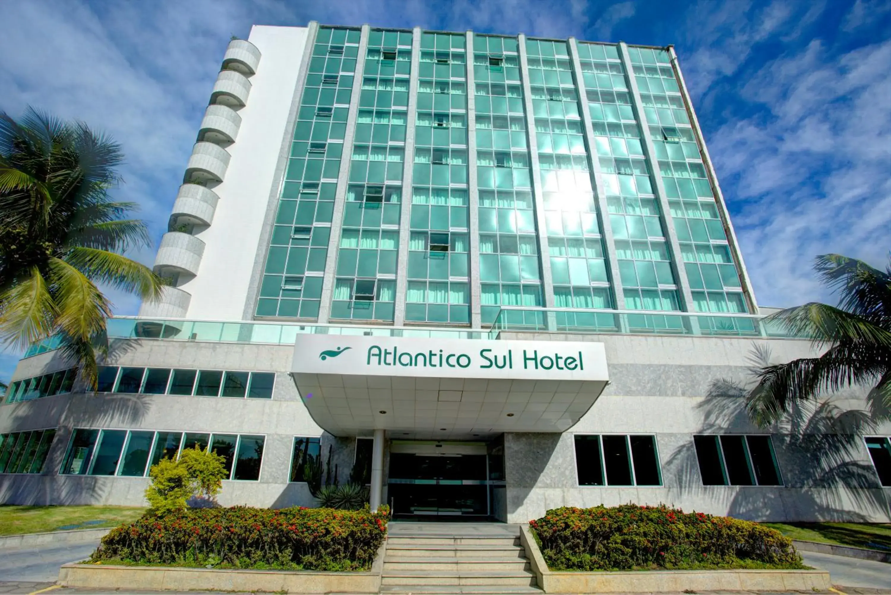 Property building in Atlantico Sul Hotel Property building in Atlantico Sul Hotel