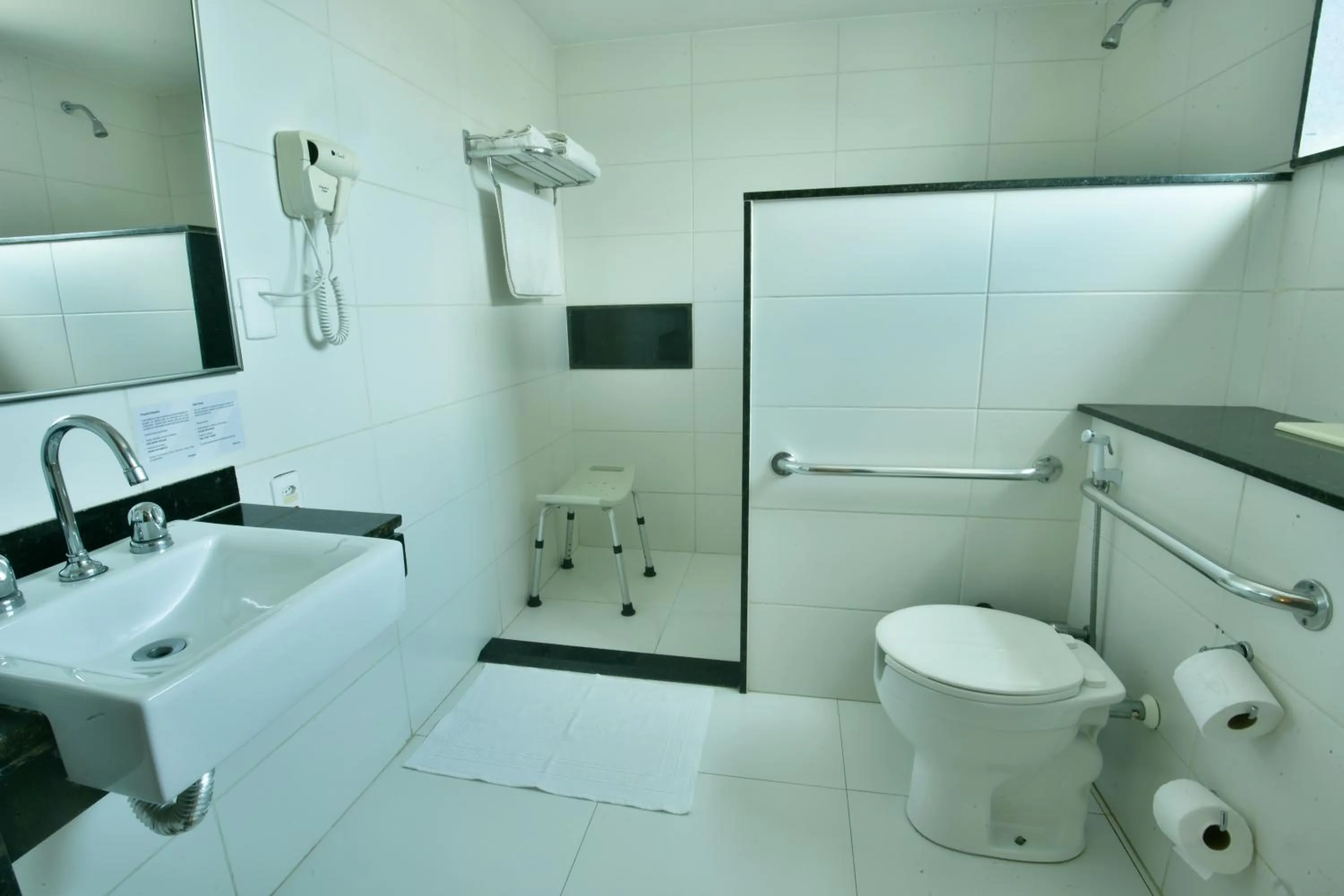 Toilet in Atlantico Sul Hotel