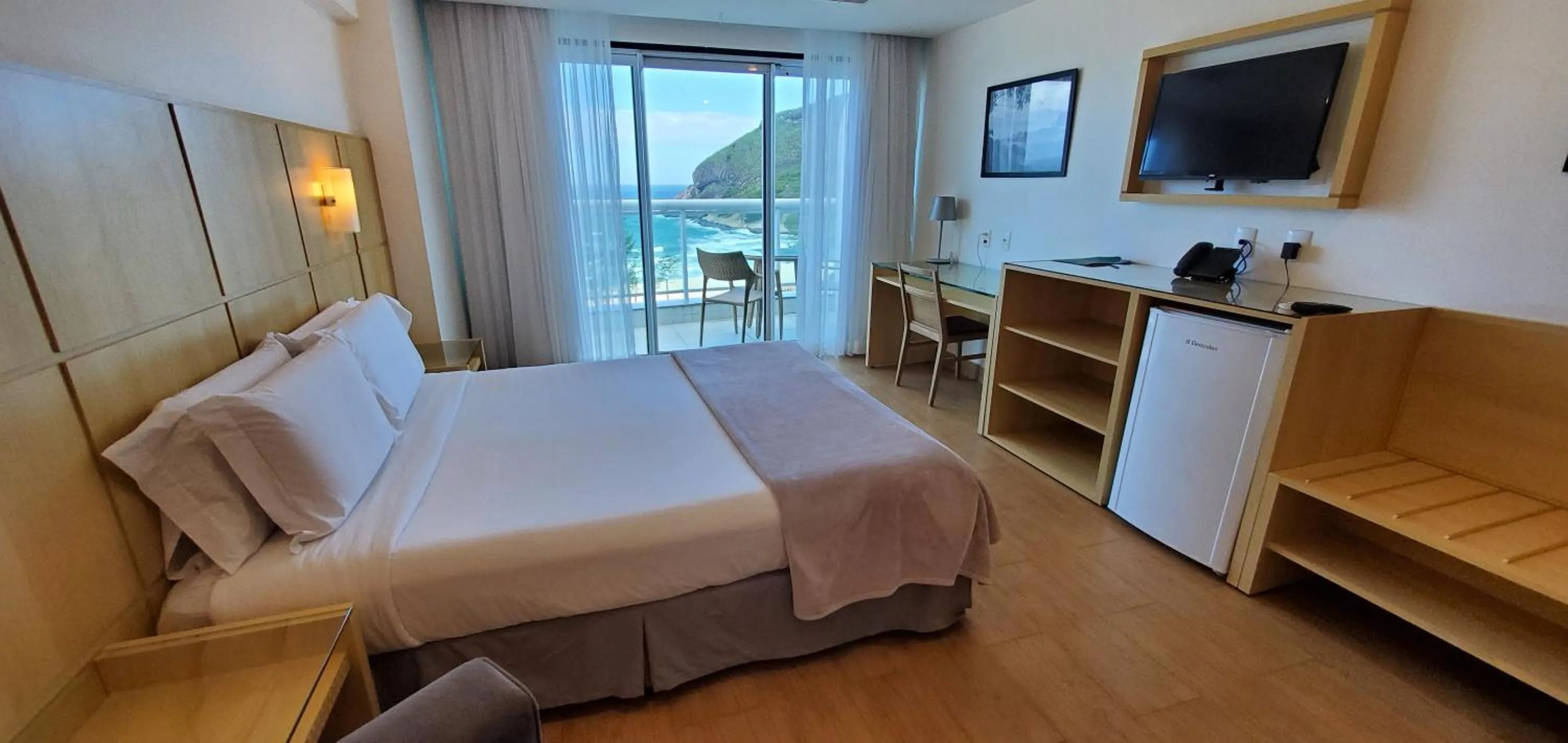 TV and multimedia, Bed in Atlantico Sul Hotel