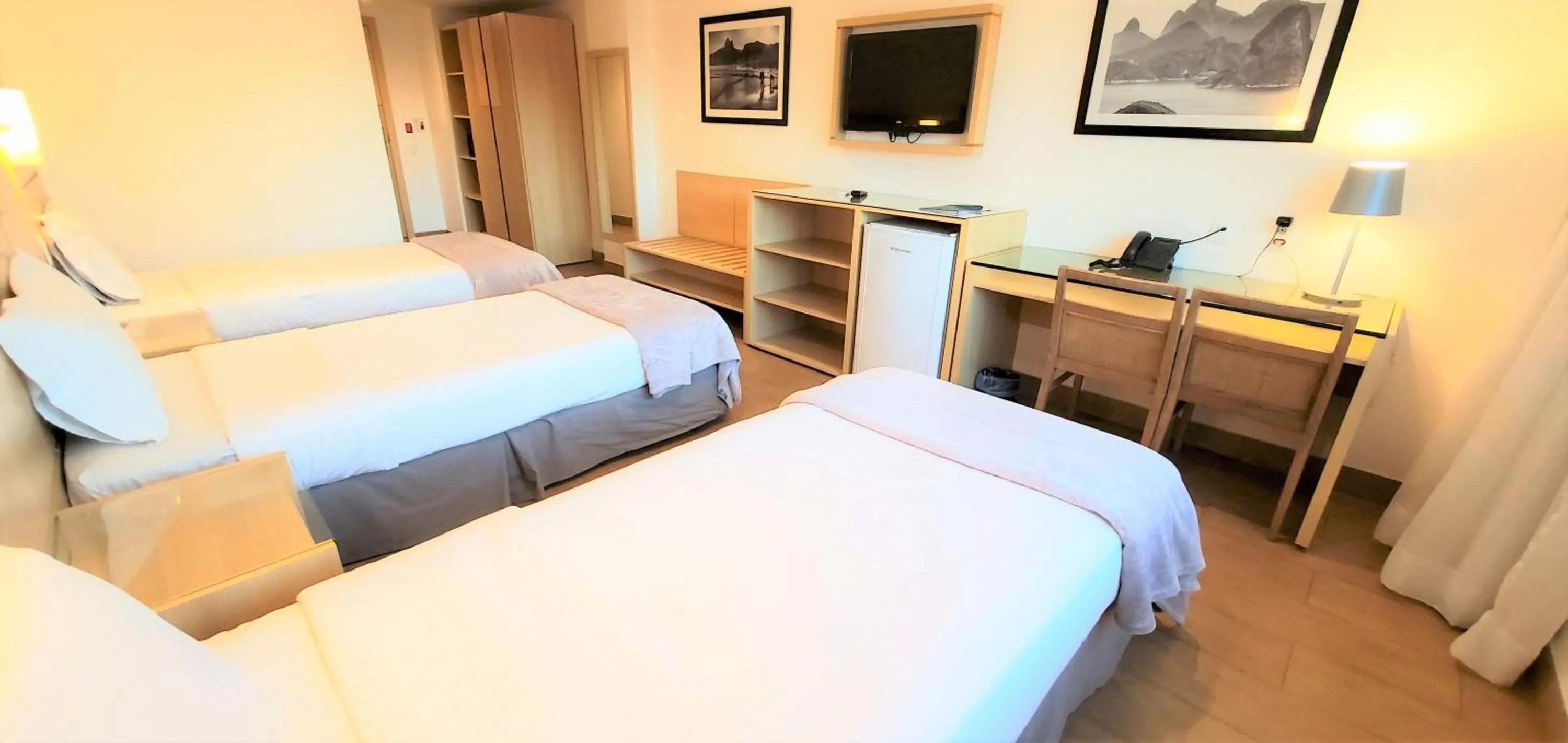 TV and multimedia, Bed in Atlantico Sul Hotel