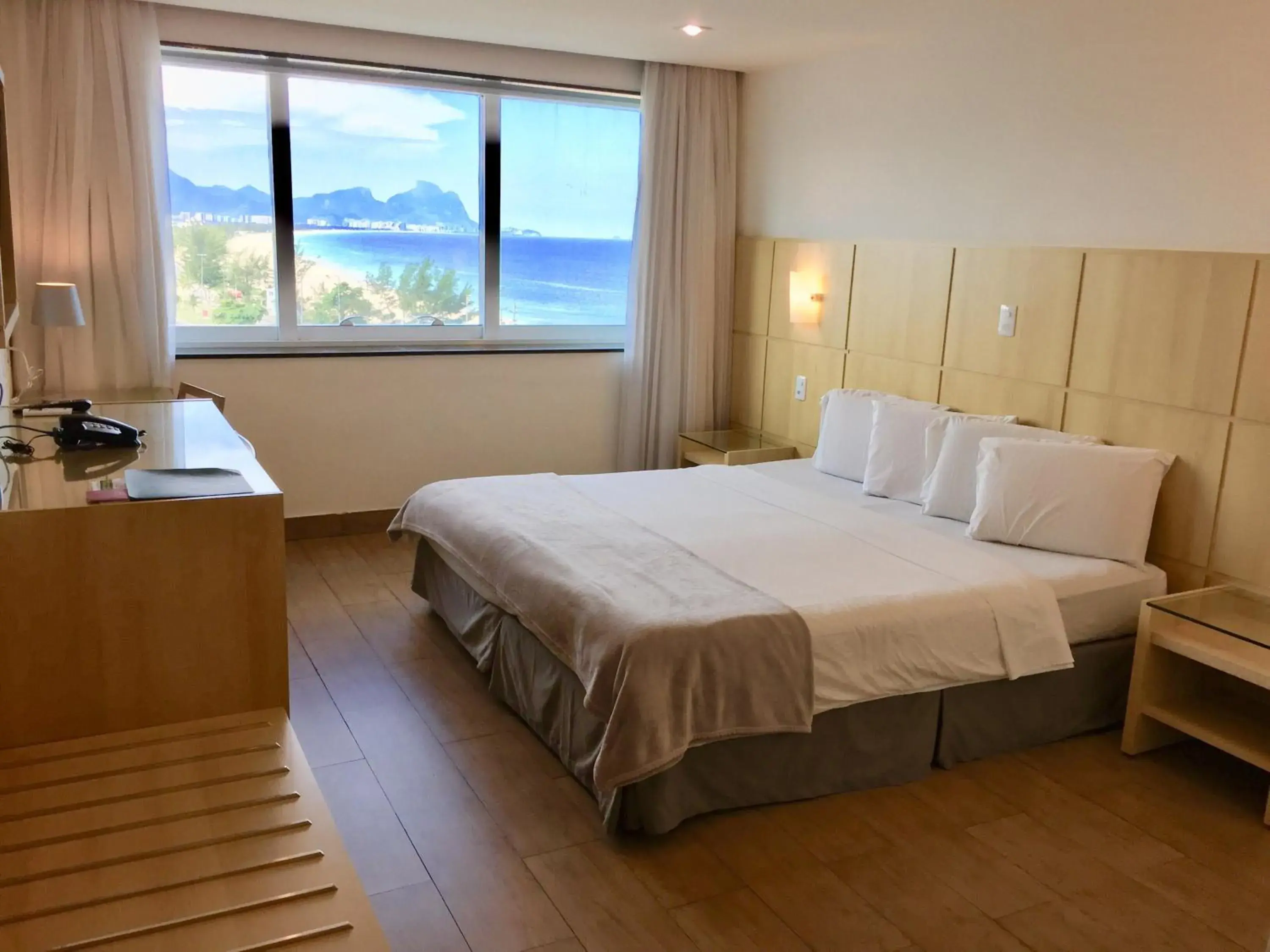 Superior Double Room with partial sea view in Atlantico Sul Hotel Superior Double Room with partial sea view in Atlantico Sul Hotel