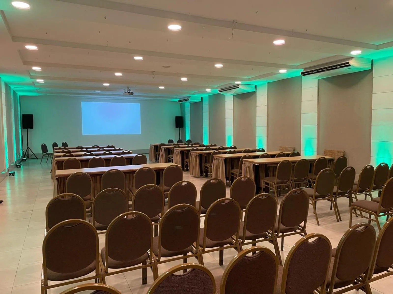 Meeting/conference room in Atlantico Sul Hotel