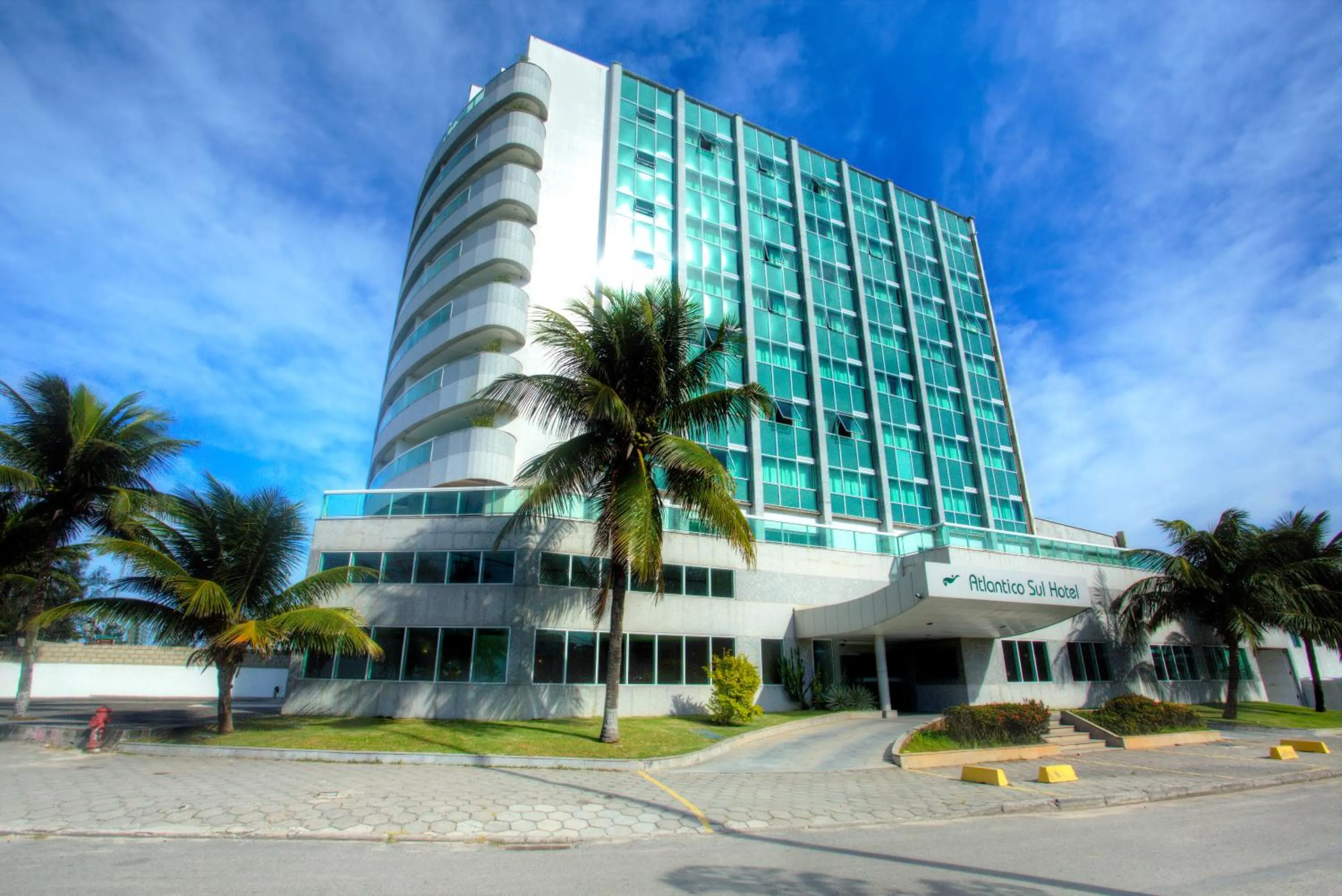Facade/entrance in Atlantico Sul Hotel