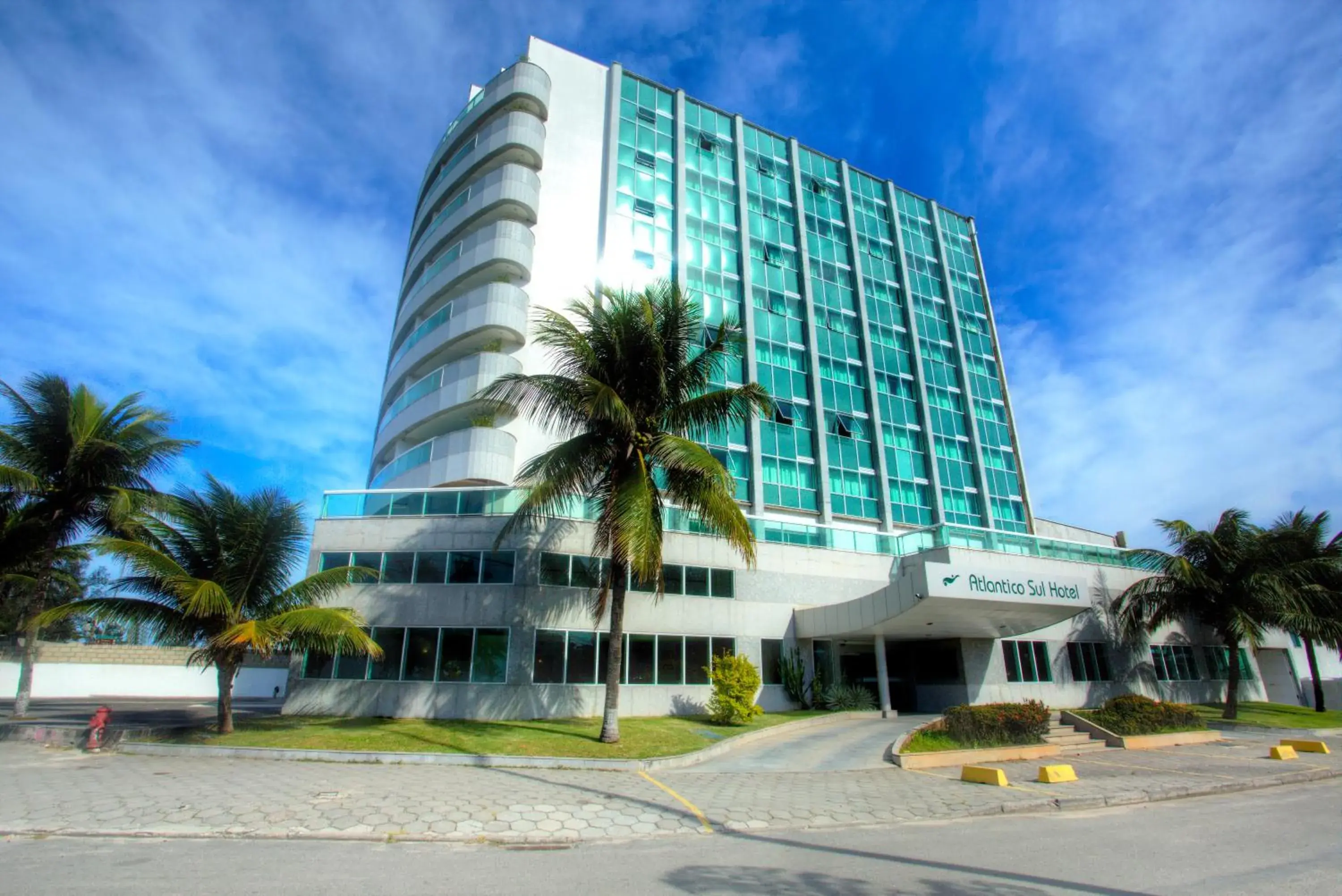 Facade/entrance in Atlantico Sul Hotel Facade/entrance in Atlantico Sul Hotel