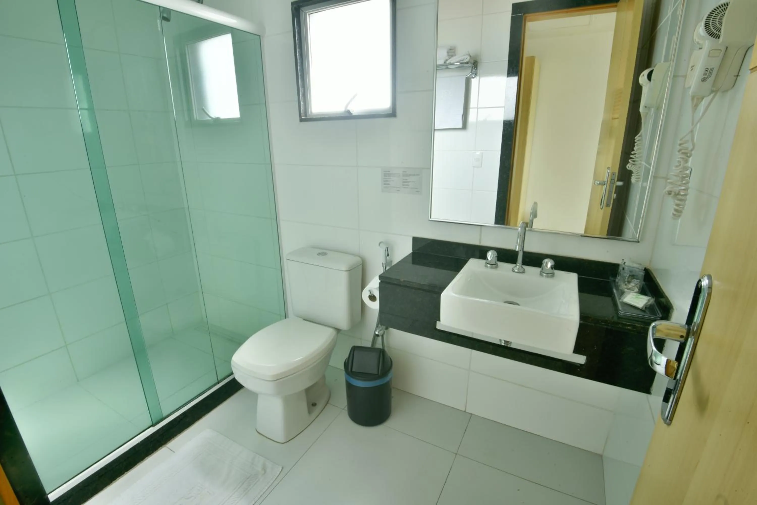 Bathroom in Atlantico Sul Hotel