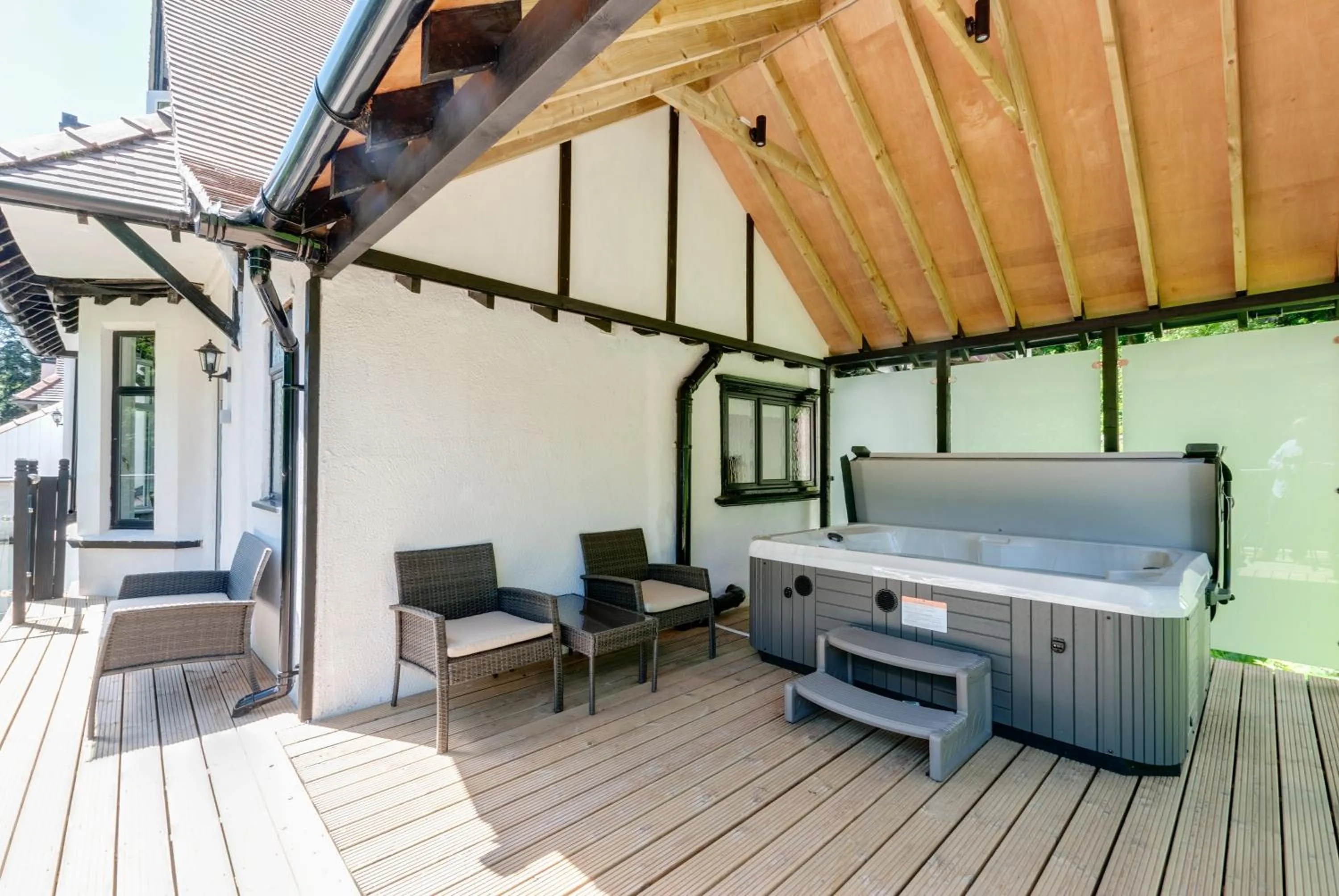 Hot Tub in Craig-y-Dderwen Riverside Hotel