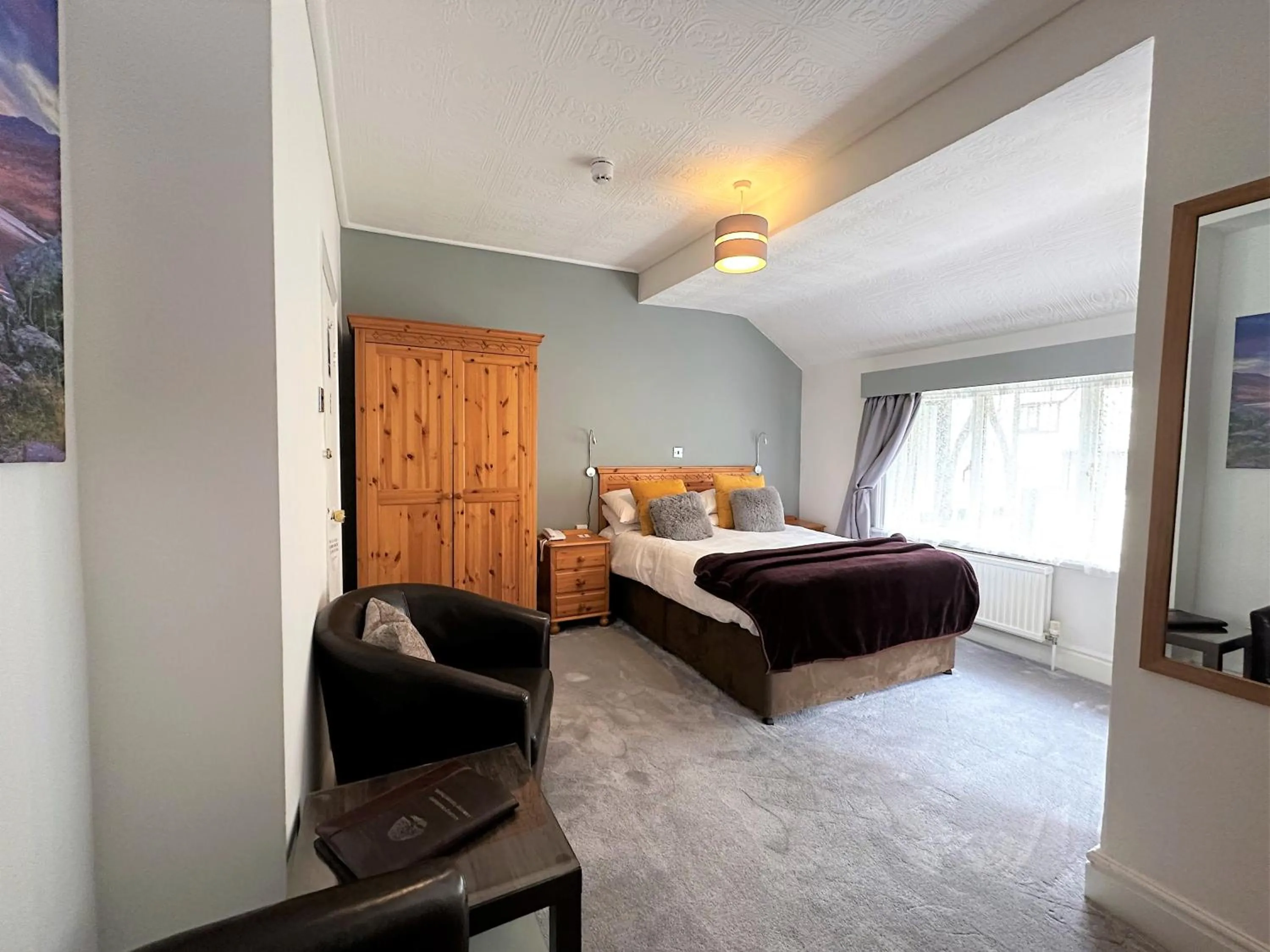 Bedroom, Bed in Craig-y-Dderwen Riverside Hotel