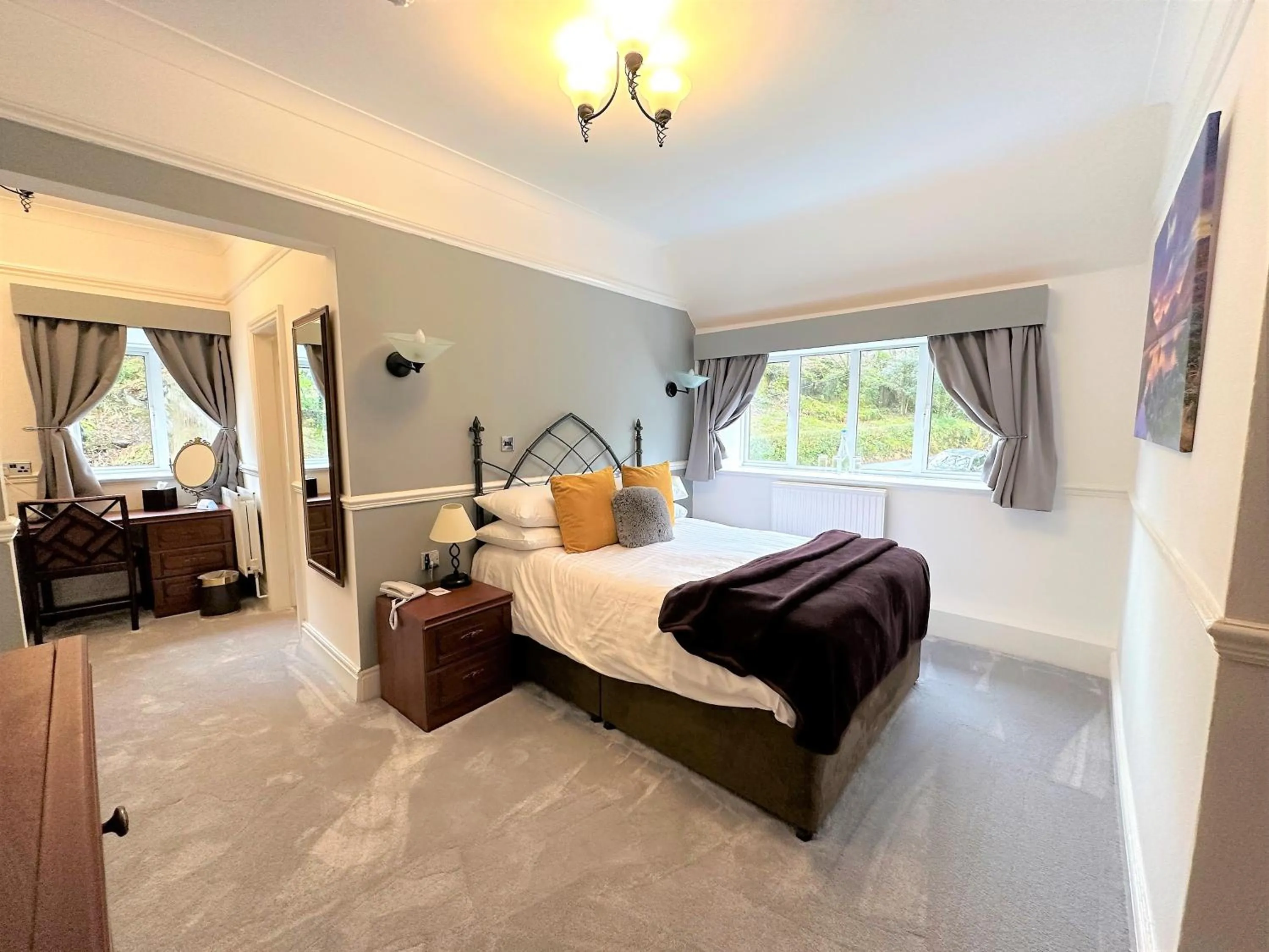 Bedroom, Bed in Craig-y-Dderwen Riverside Hotel