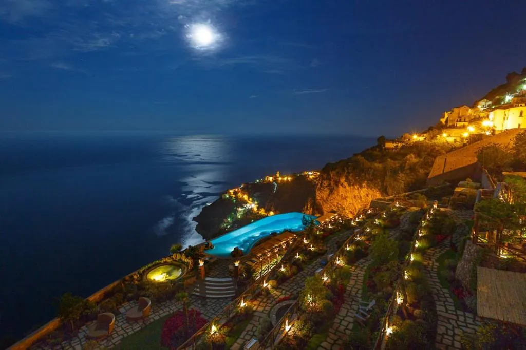 Area and facilities in Monastero Santa Rosa Hotel & Spa