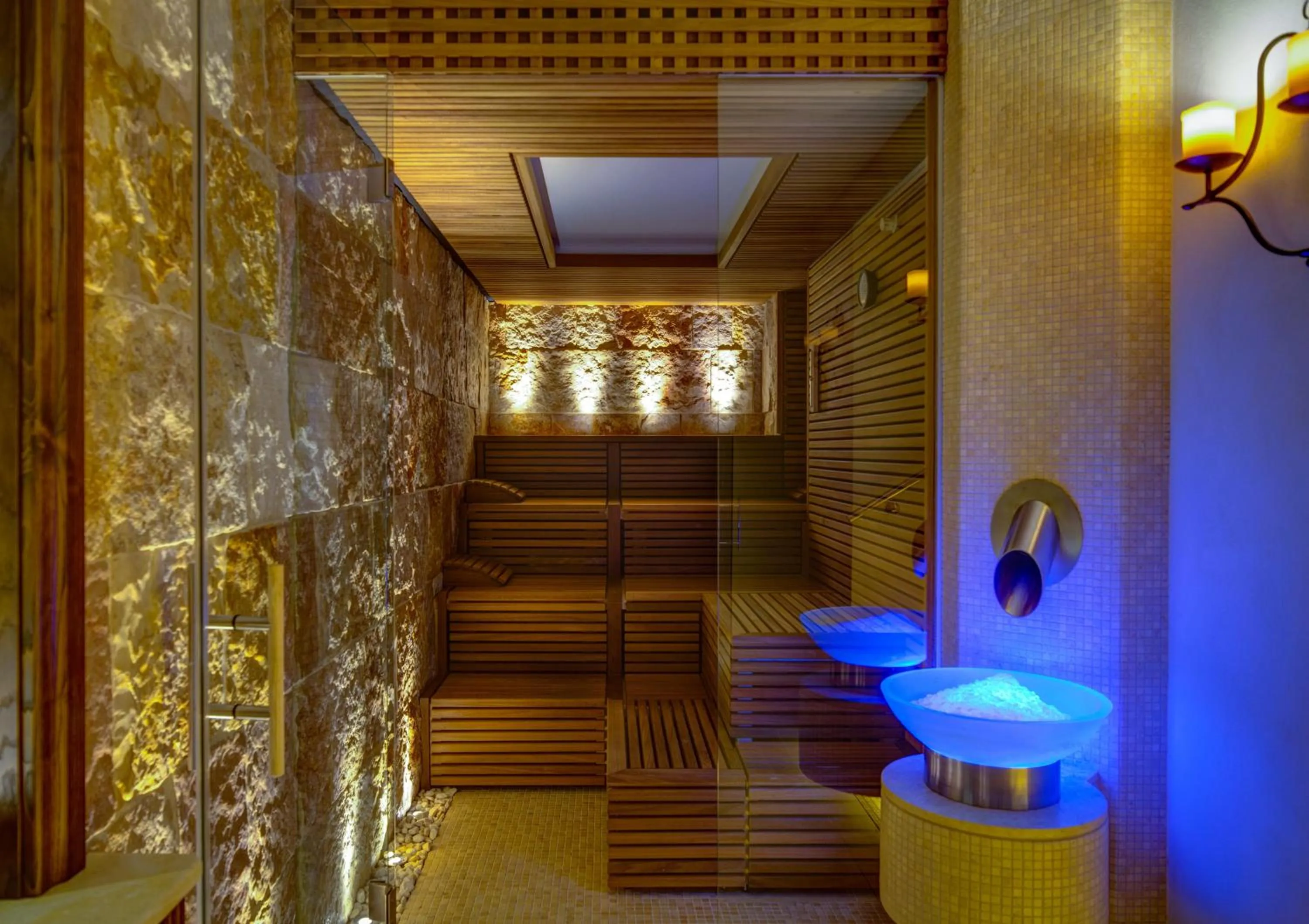 Spa and wellness centre/facilities in Monastero Santa Rosa Hotel & Spa