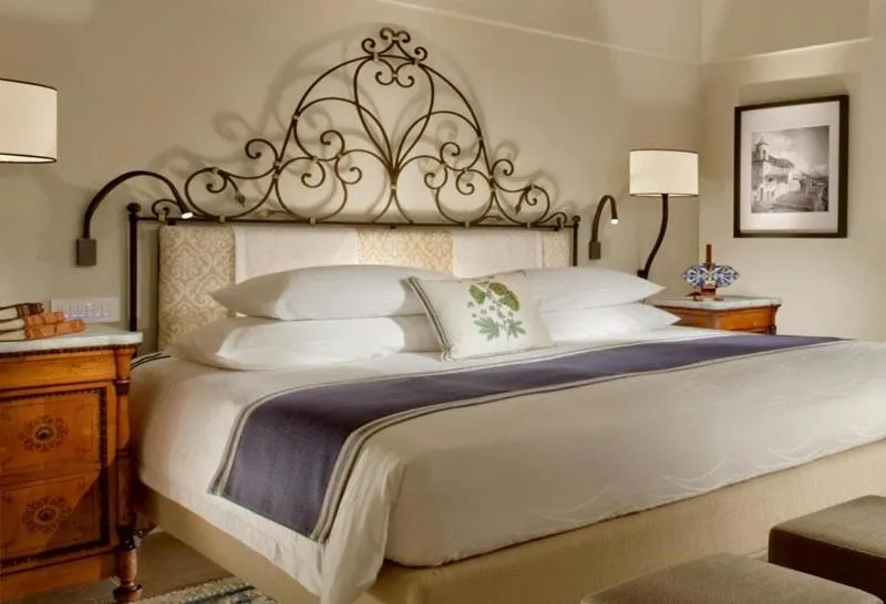 Bed in Monastero Santa Rosa Hotel & Spa