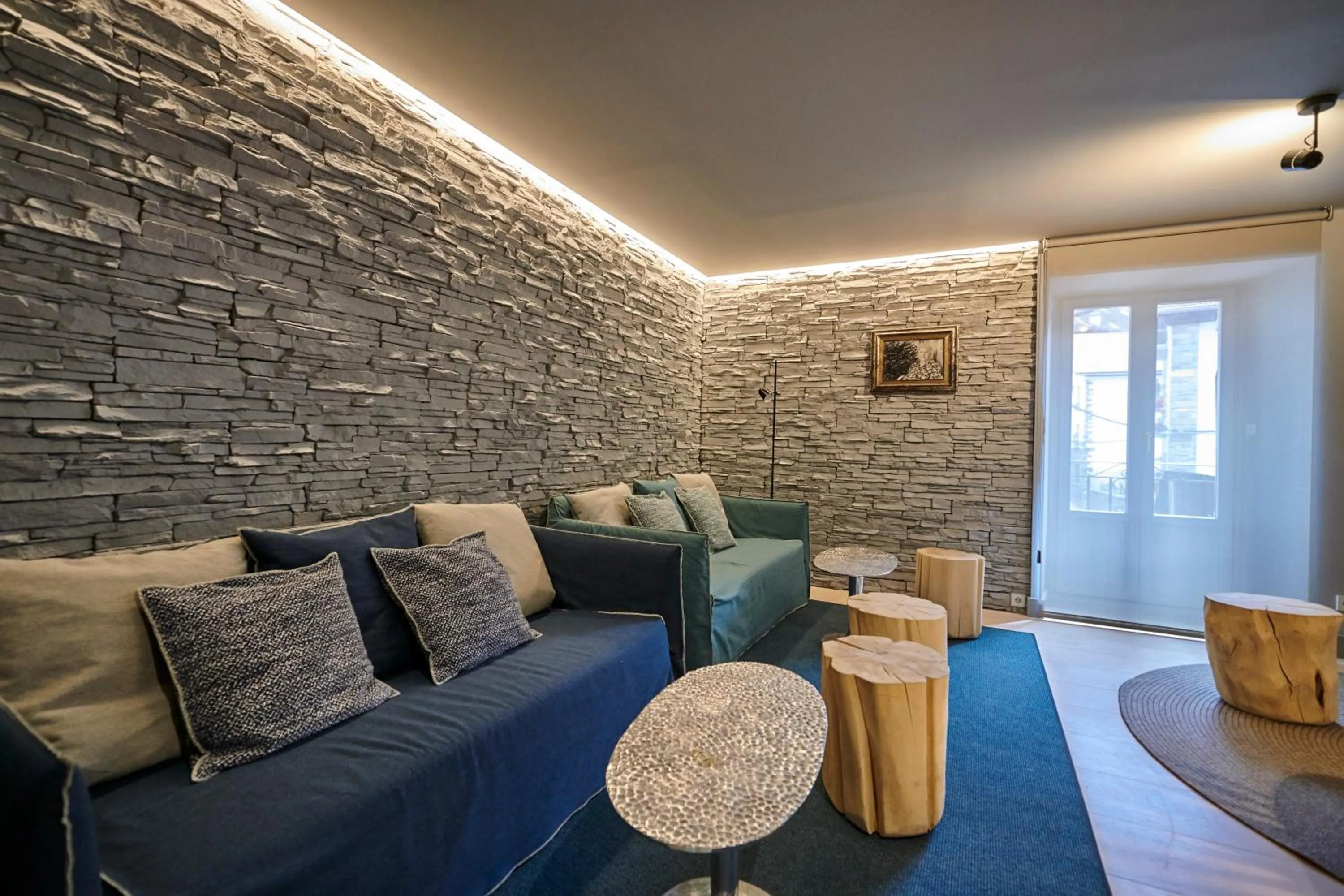 Communal lounge/ TV room in Hostal Lola