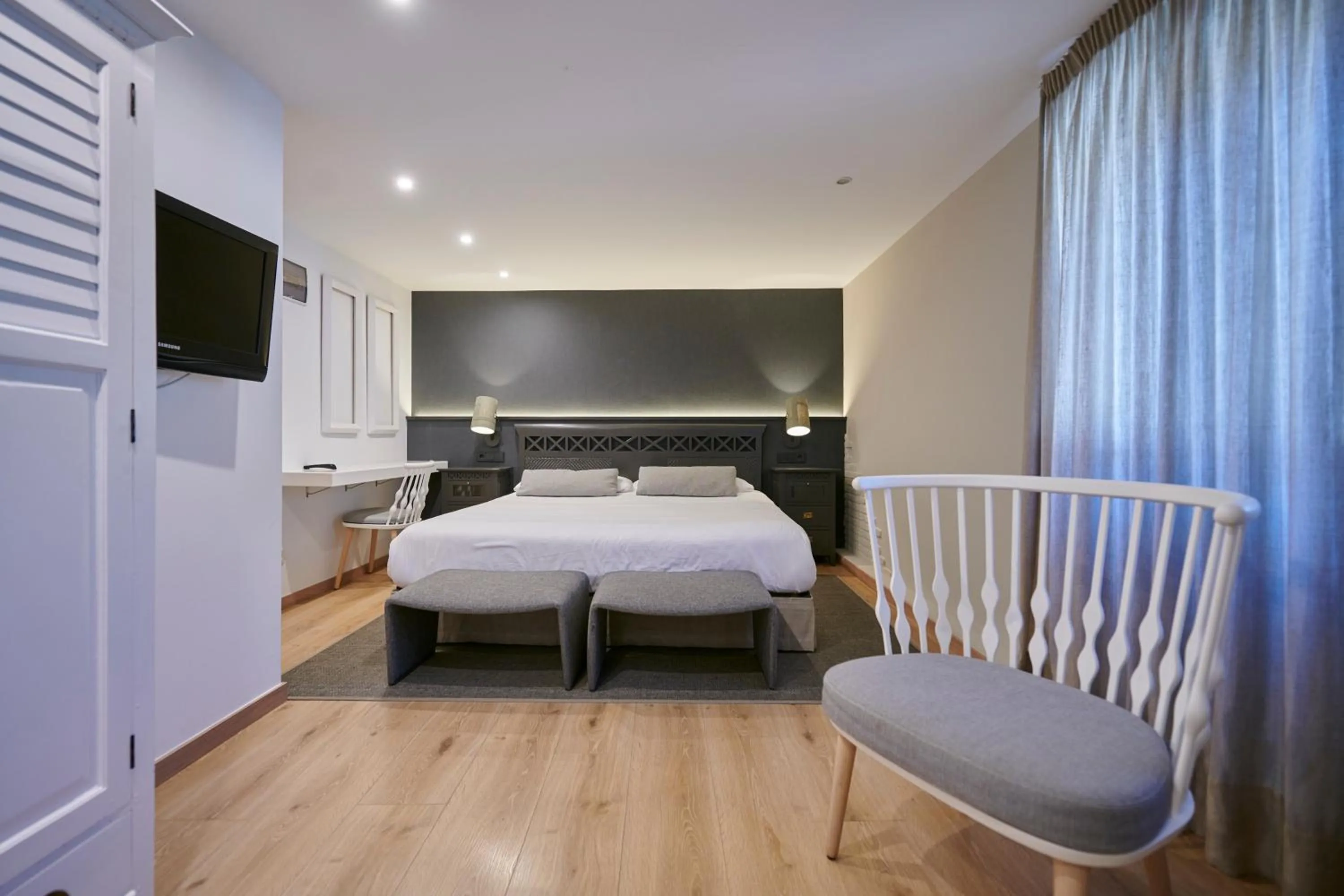 Photo of the whole room, Bed in Hostal Lola