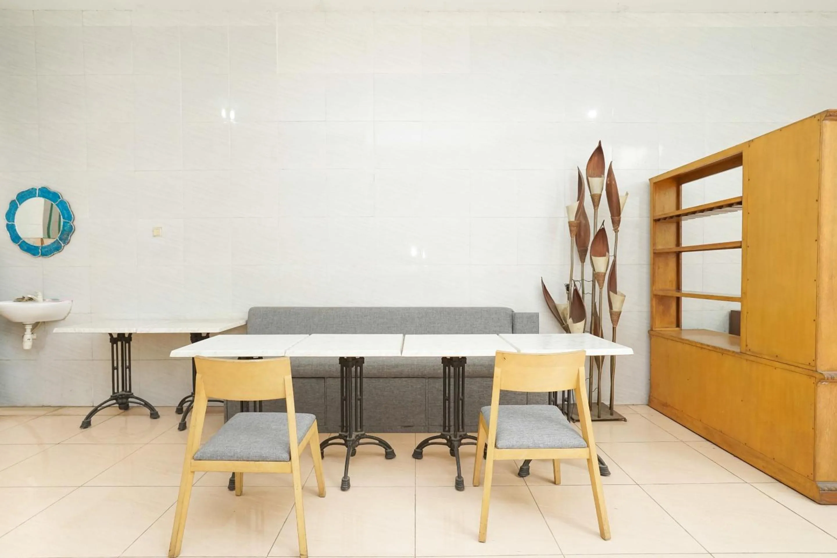 Restaurant/places to eat in Hotel O Mojokerto Guesthouse