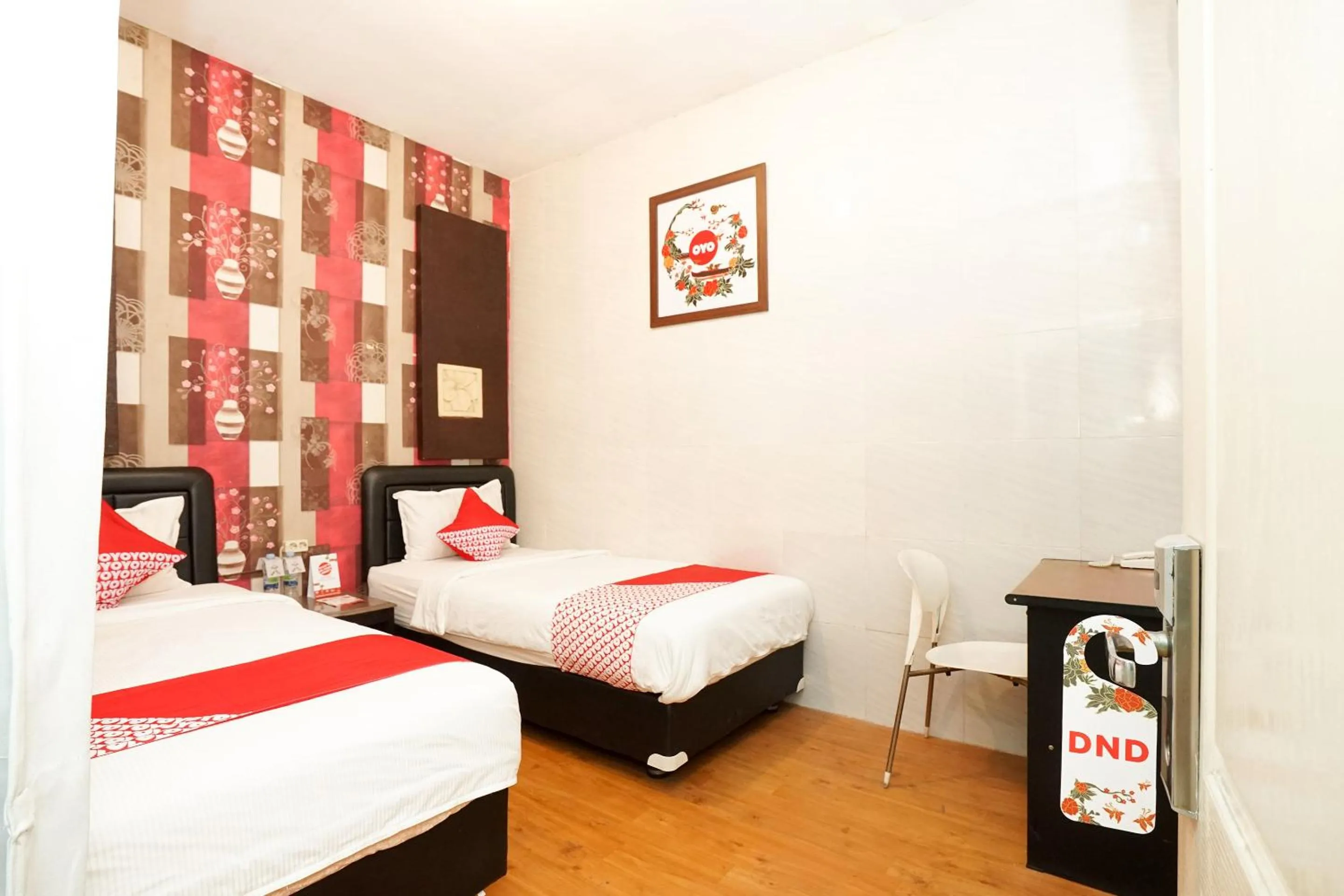 Bedroom, Bed in Hotel O Mojokerto Guesthouse