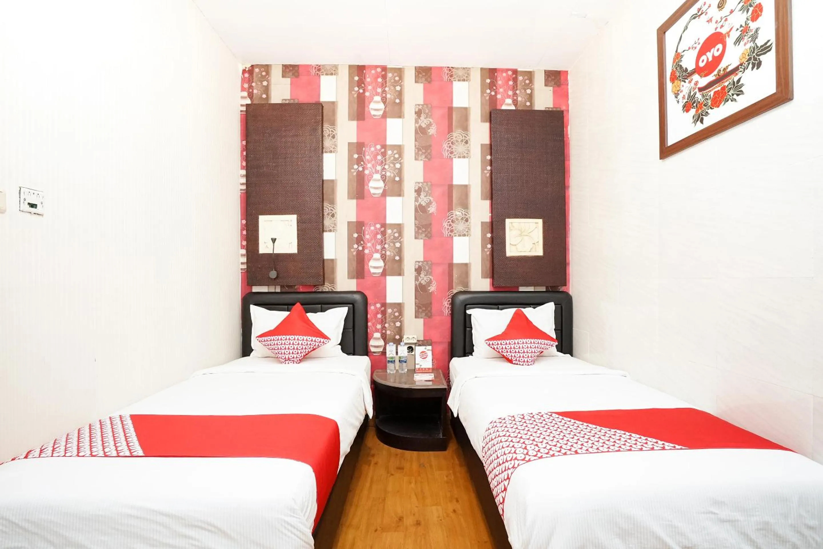 Bedroom, Bed in Hotel O Mojokerto Guesthouse