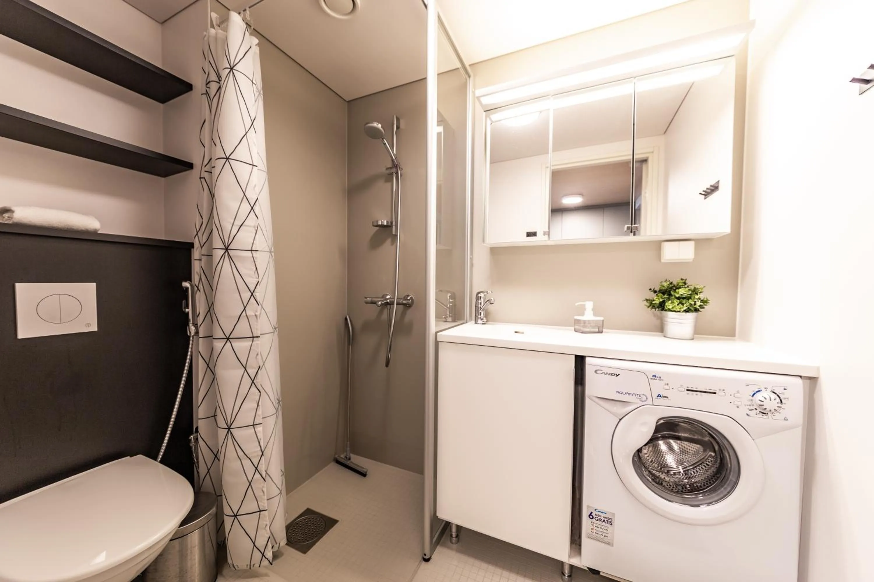 Shower in Spot Apartments Hiekkaharju