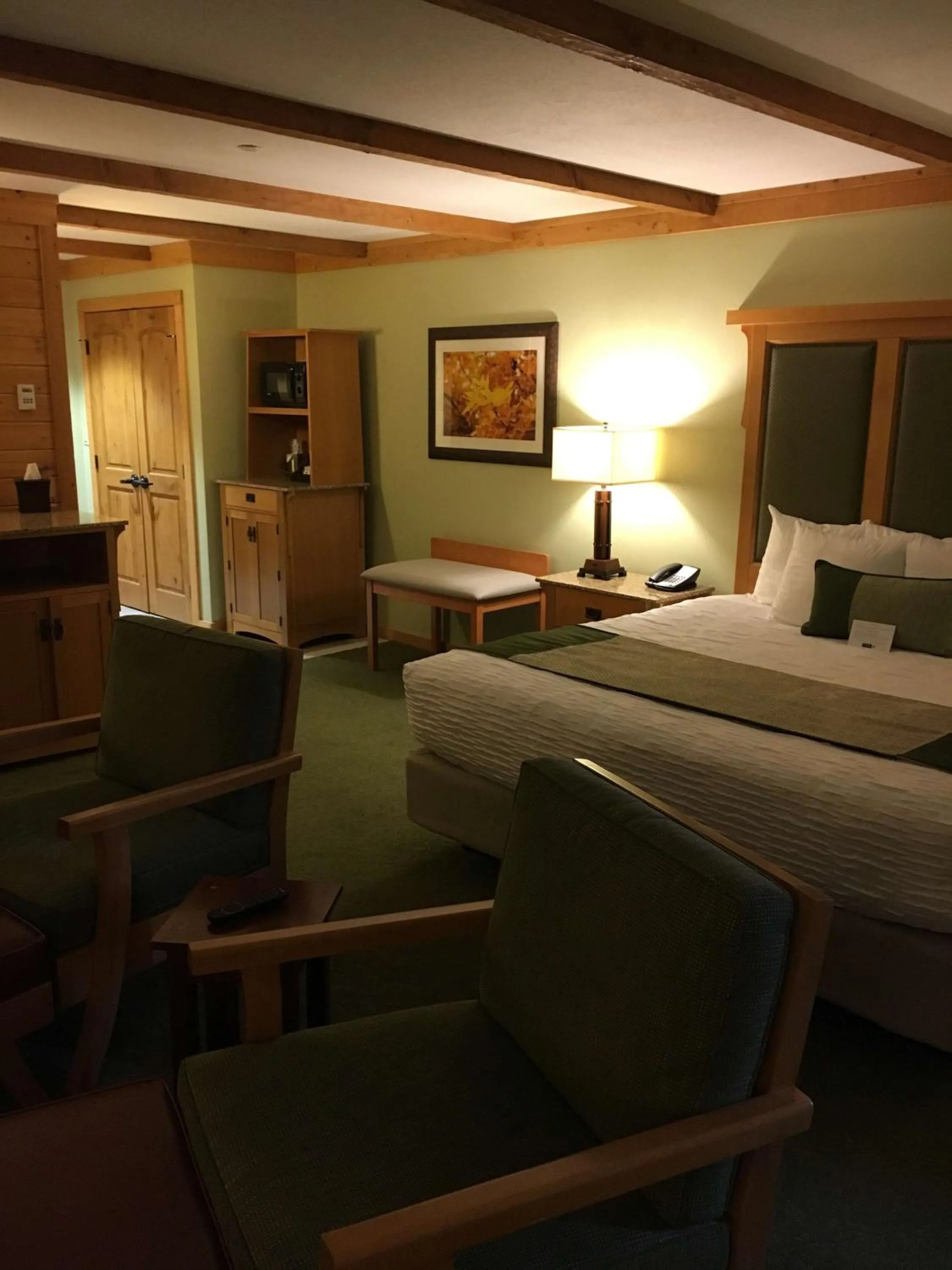 Living room, Bed in Brian Head Lodge