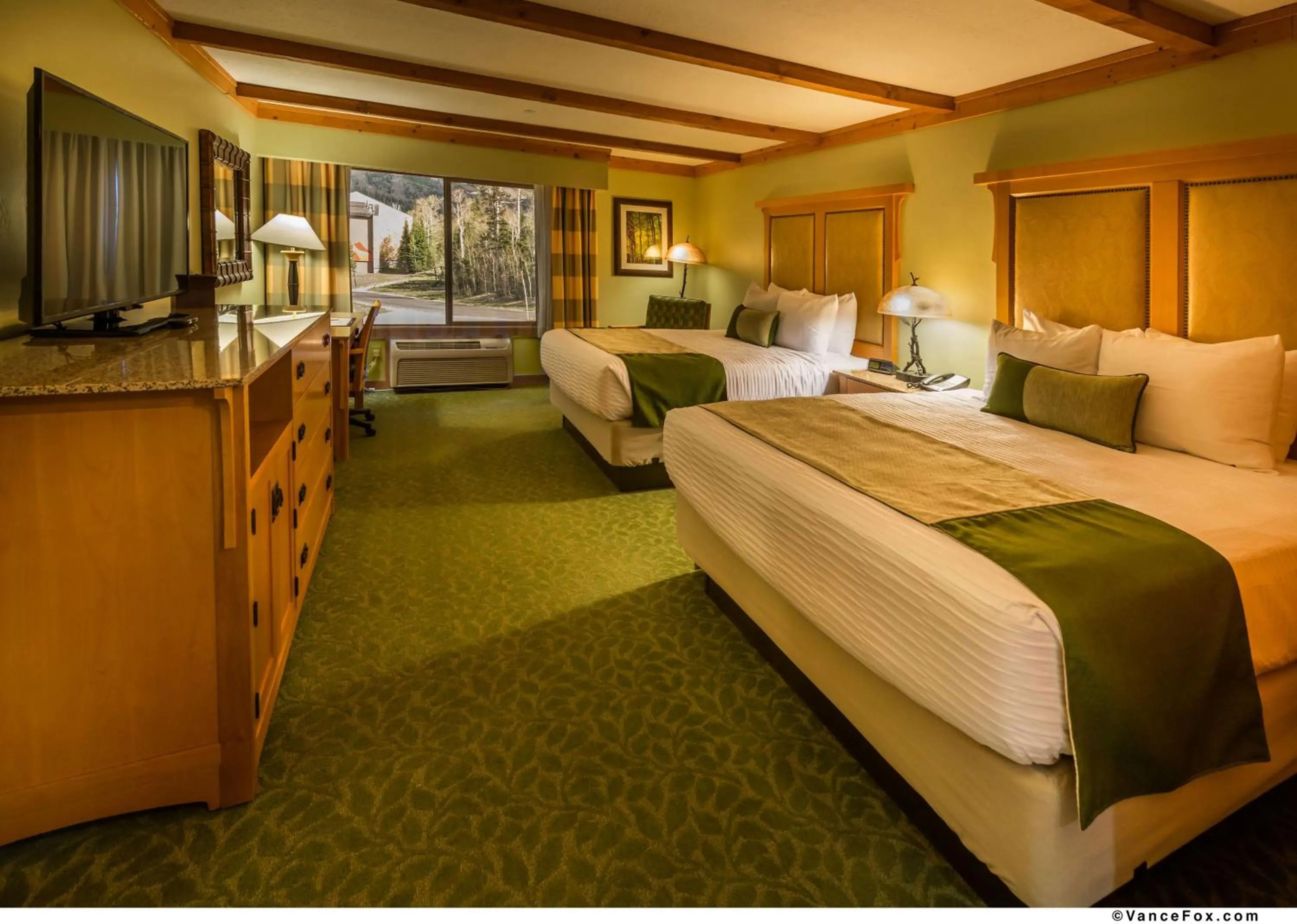 Bedroom, Bed in Brian Head Lodge