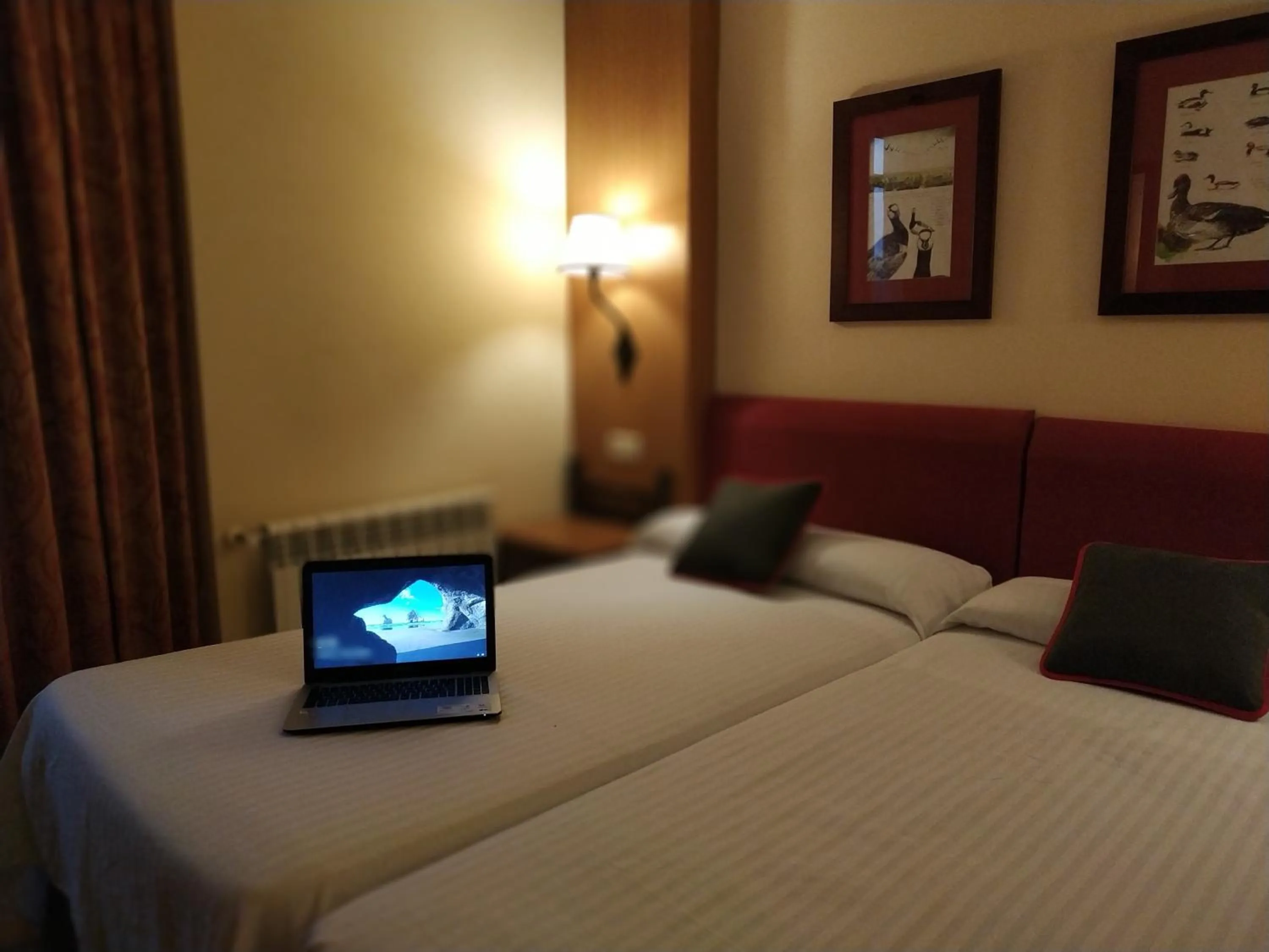 Communal lounge/ TV room, Bed in Área de Servicio El Cruce