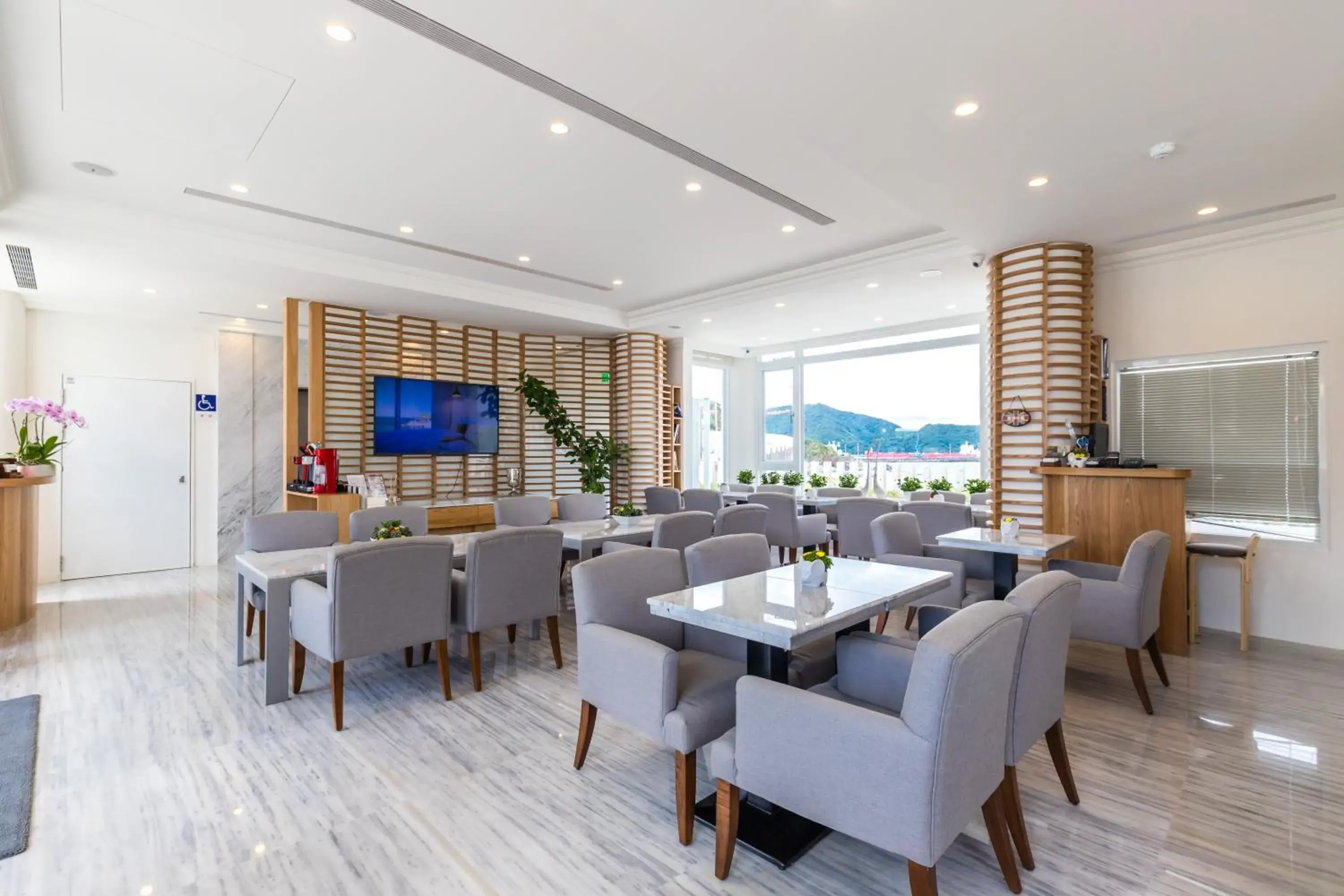 Restaurant/places to eat in Brighthouse Restaurant/places to eat in Brighthouse