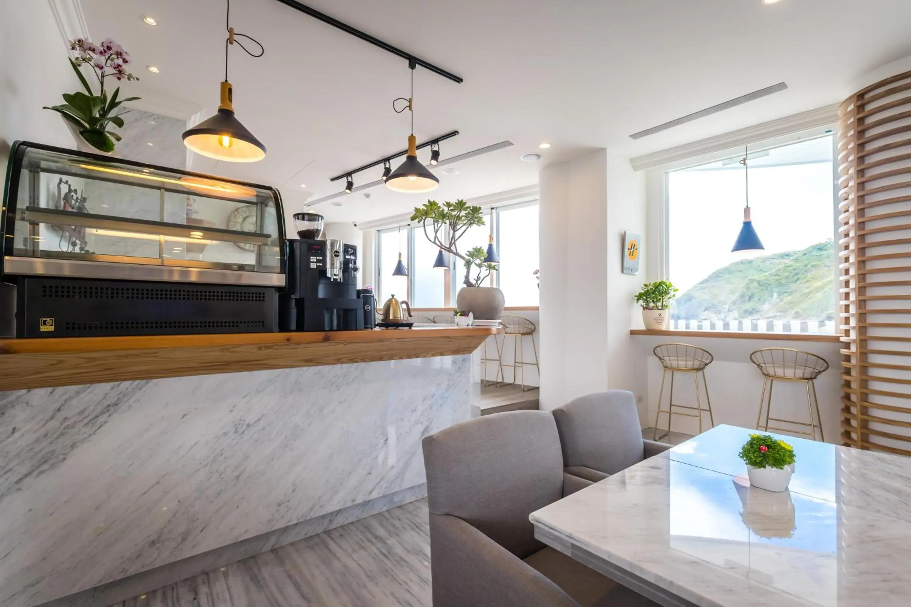 Restaurant/places to eat in Brighthouse Restaurant/places to eat in Brighthouse