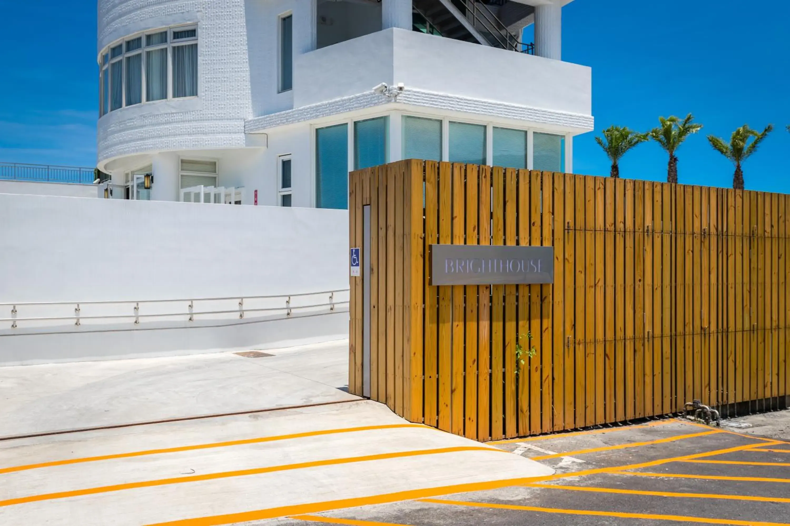 Property building in Brighthouse Property building in Brighthouse