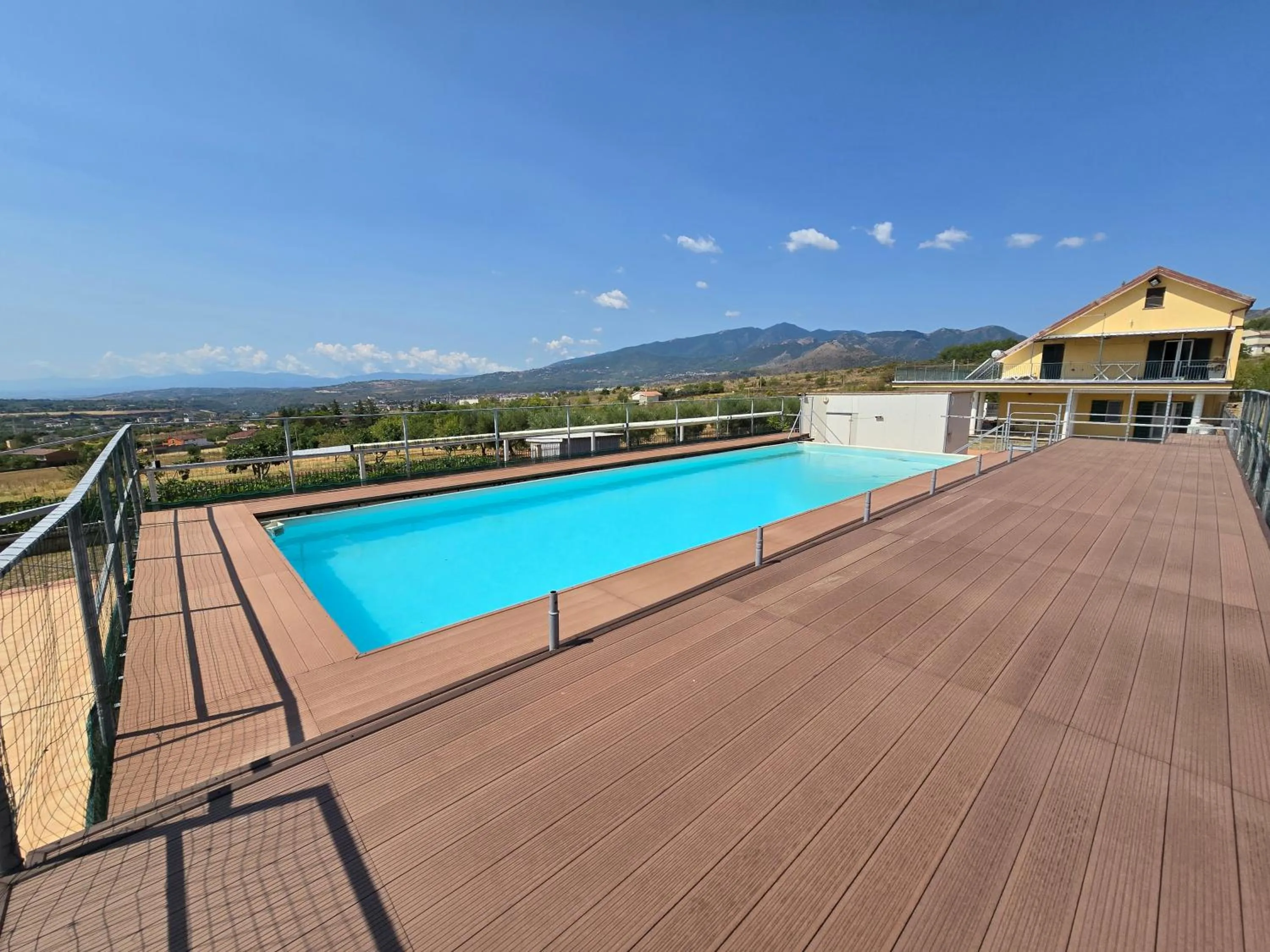 Swimming pool in B&B La Petrosa