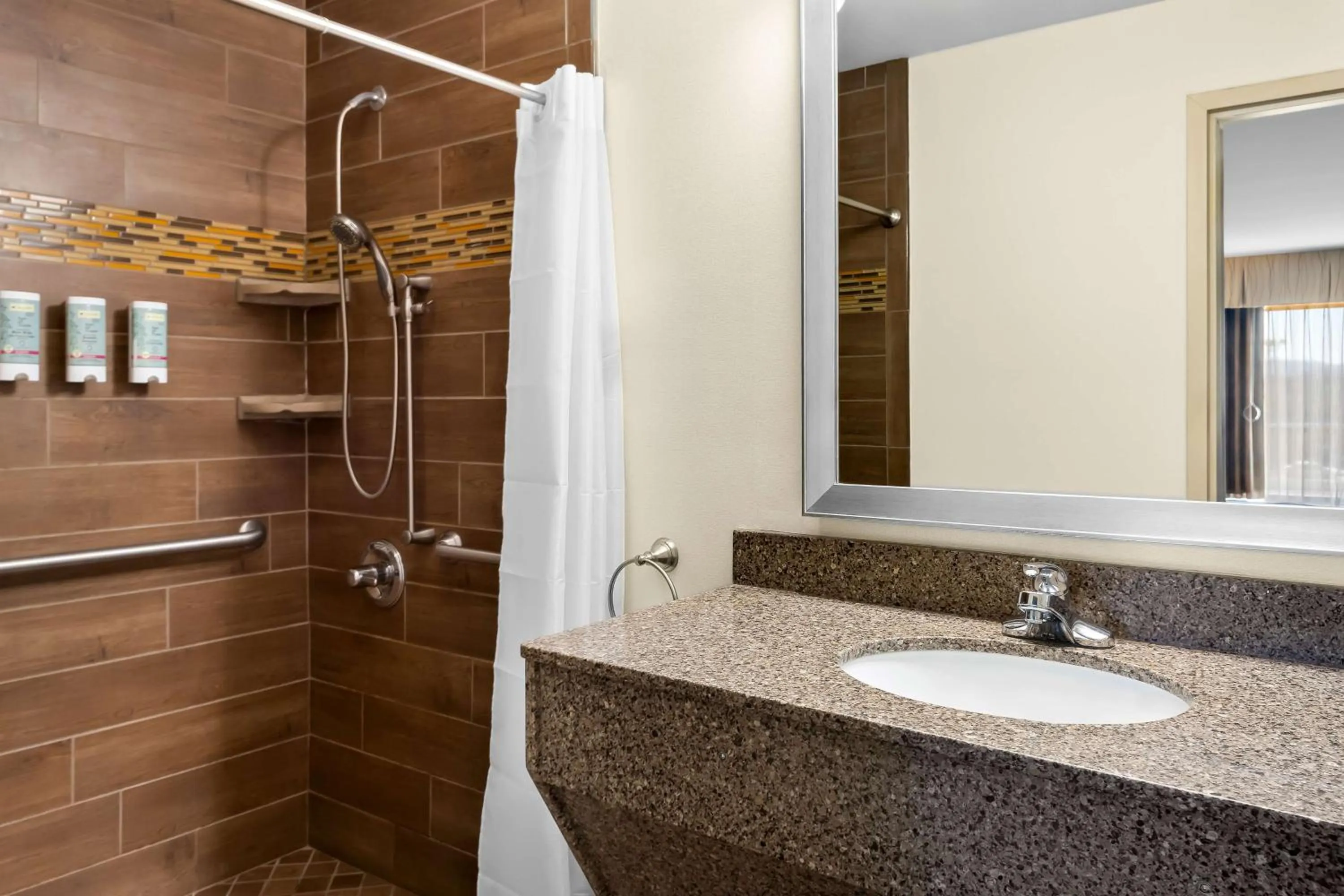 Bathroom in Best Western Newport Inn