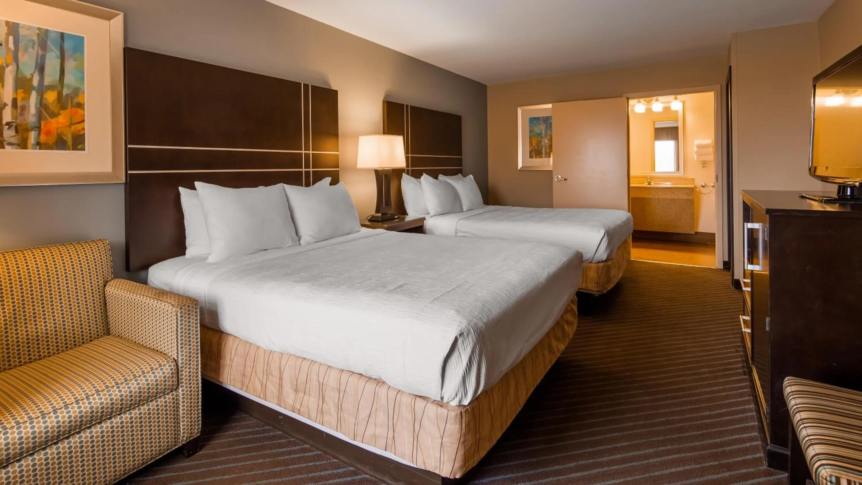 Bedroom, Bed in Best Western Newport Inn