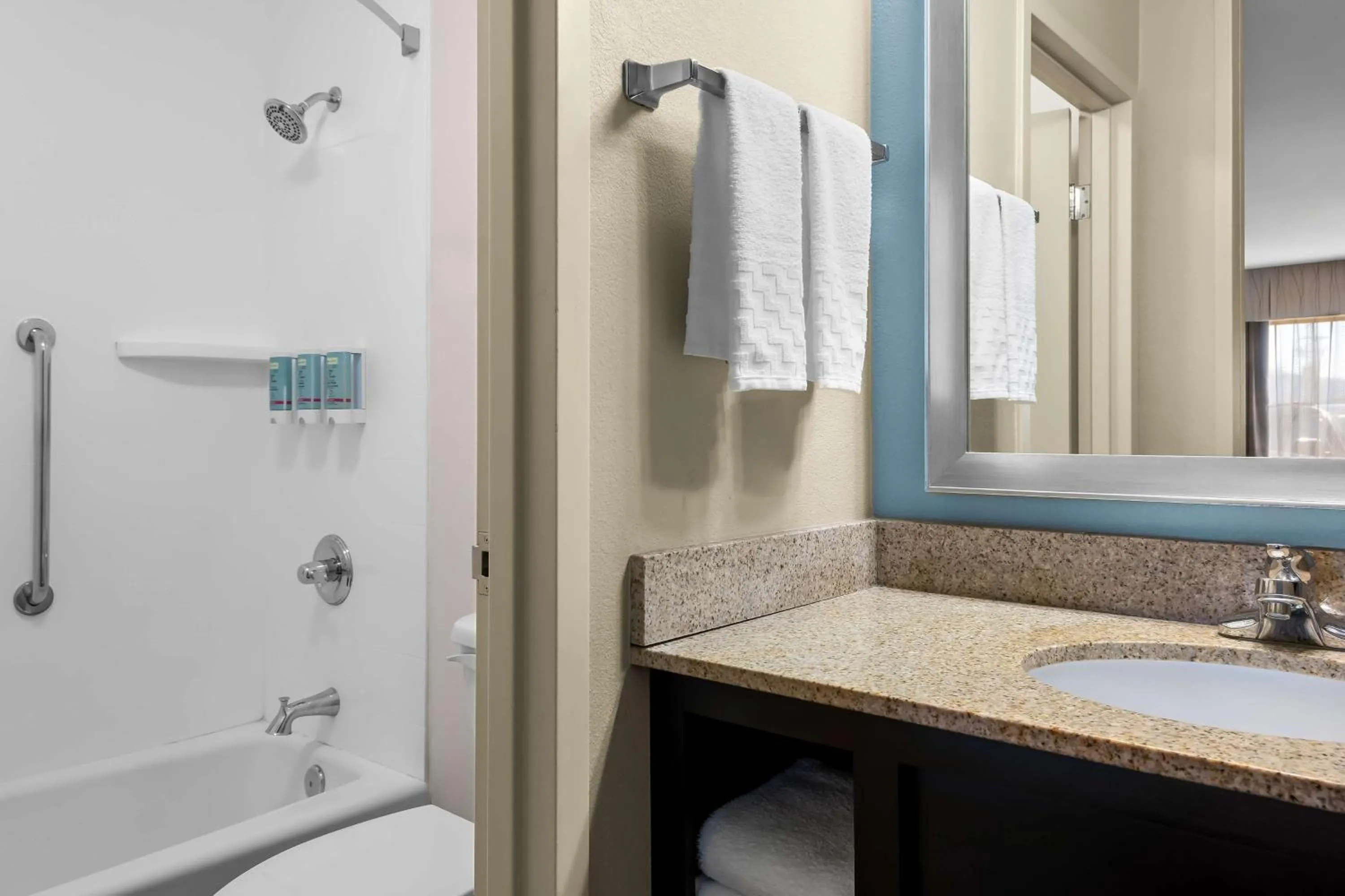 Bathroom in Best Western Newport Inn