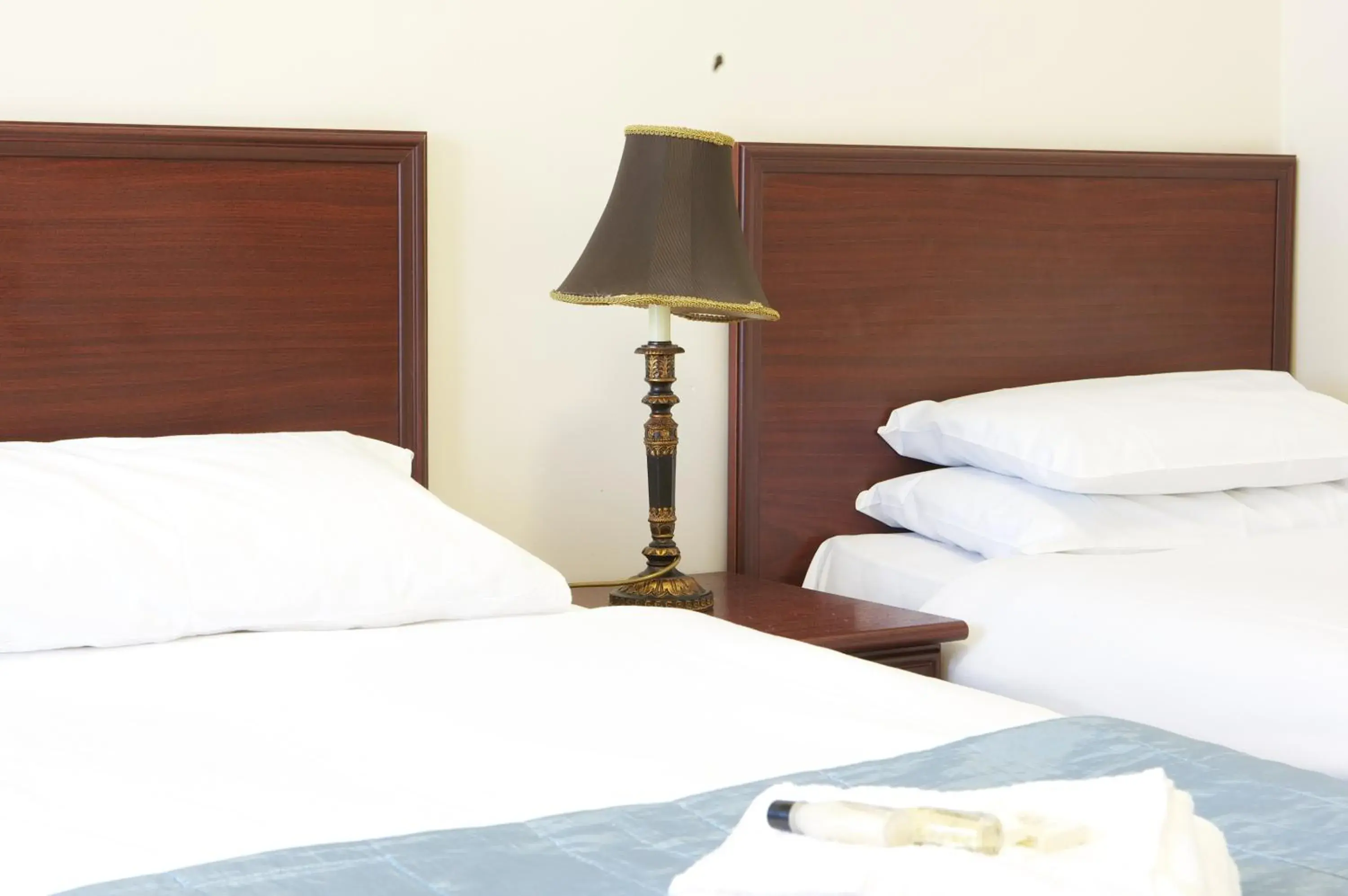 Twin Room in The George & Horn near Newbury Twin Room in The George & Horn near Newbury