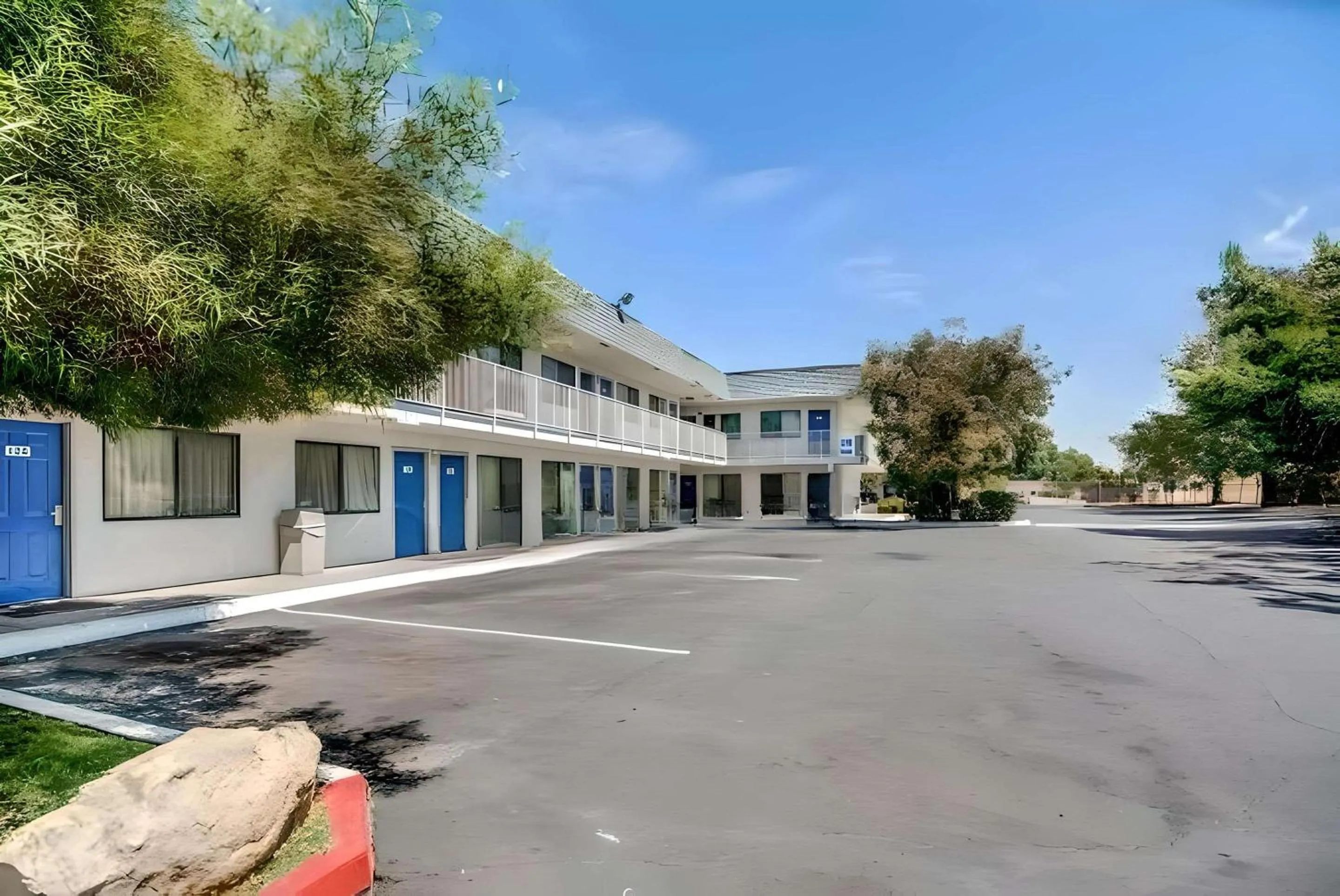 Property building in Park Inn by Radisson, Tracy