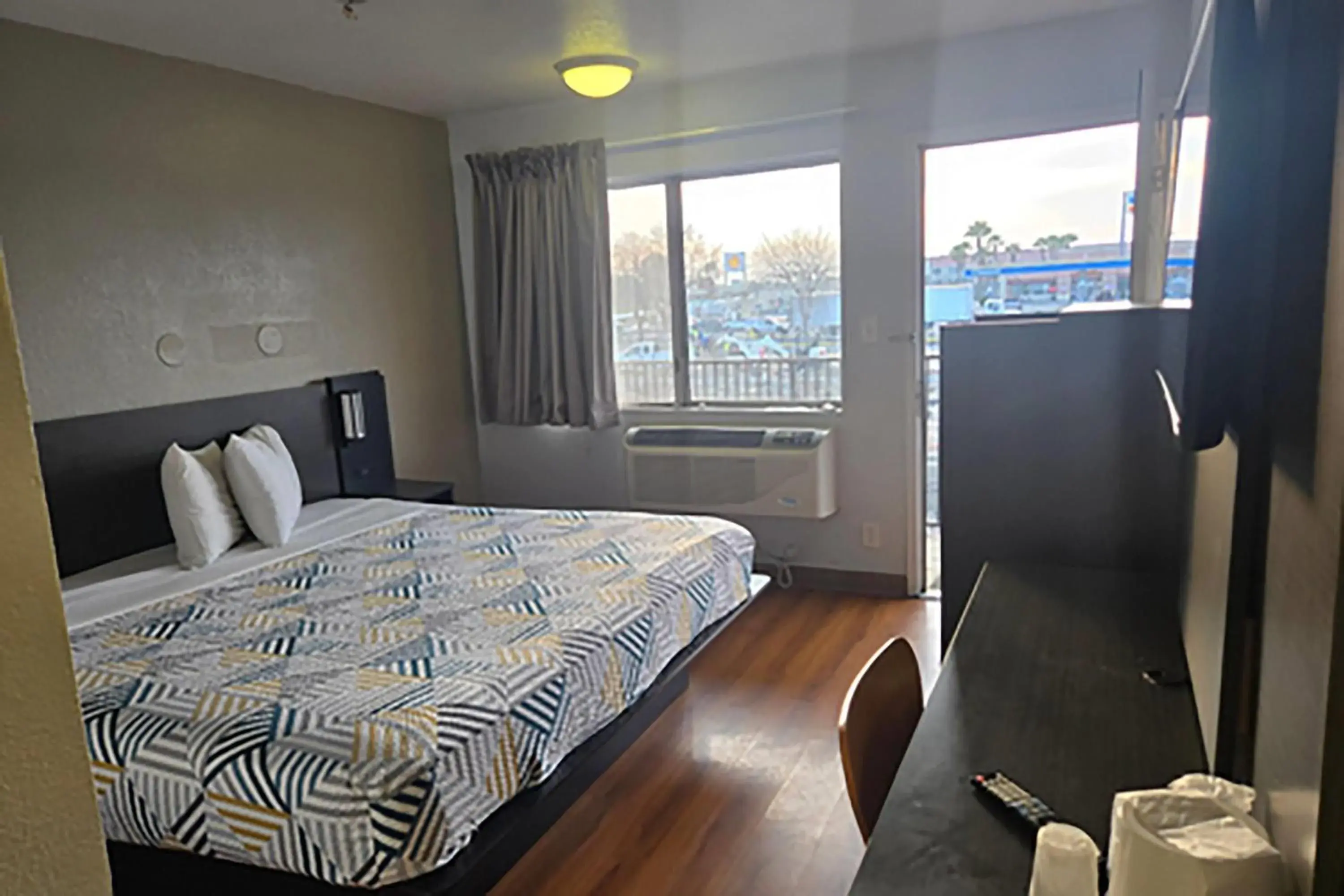 Super 8 by Wyndham Tracy Super 8 by Wyndham Tracy