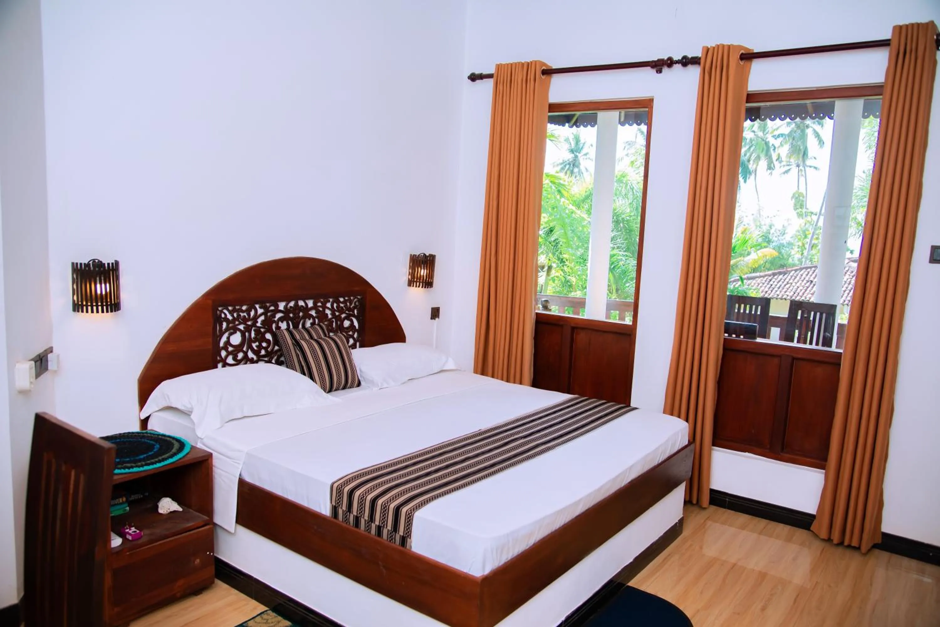 Bed in Shadow Surf Bay