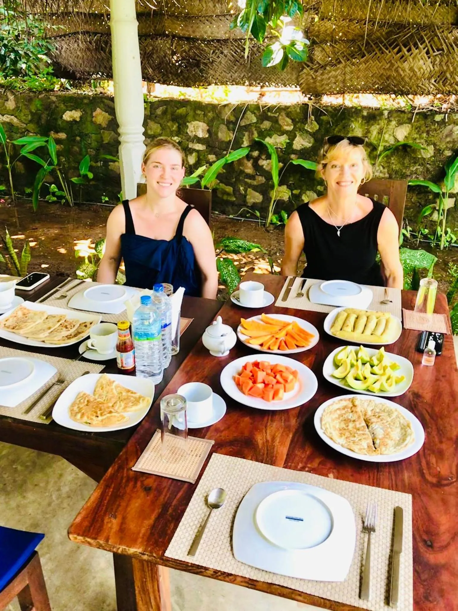 Food and drinks in Shadow Surf Bay